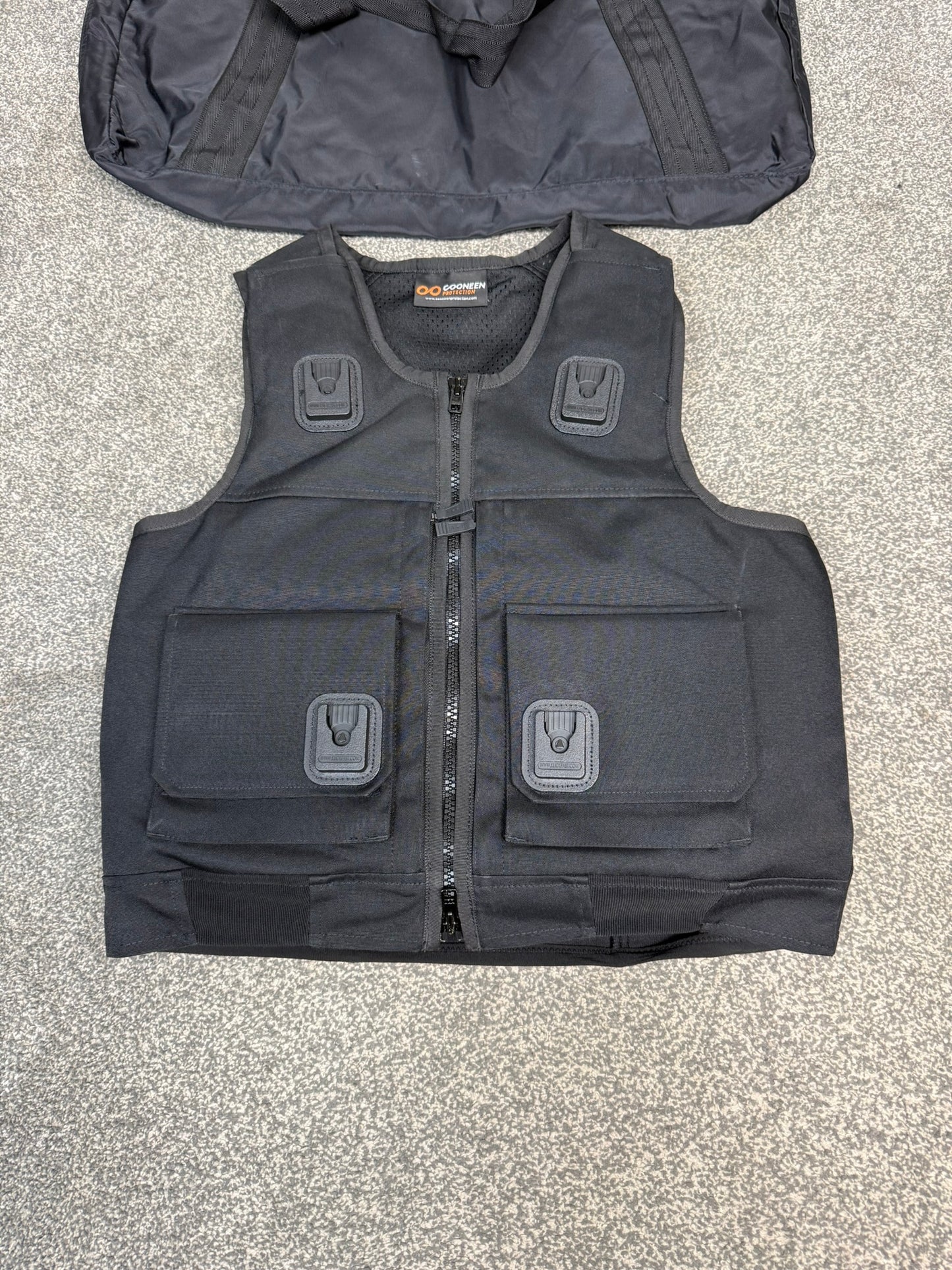 Ex Police Cooneen Body Armour Stab Vest + Bag MEDIUM Anti Stab & Ballistic HG1A & KR1