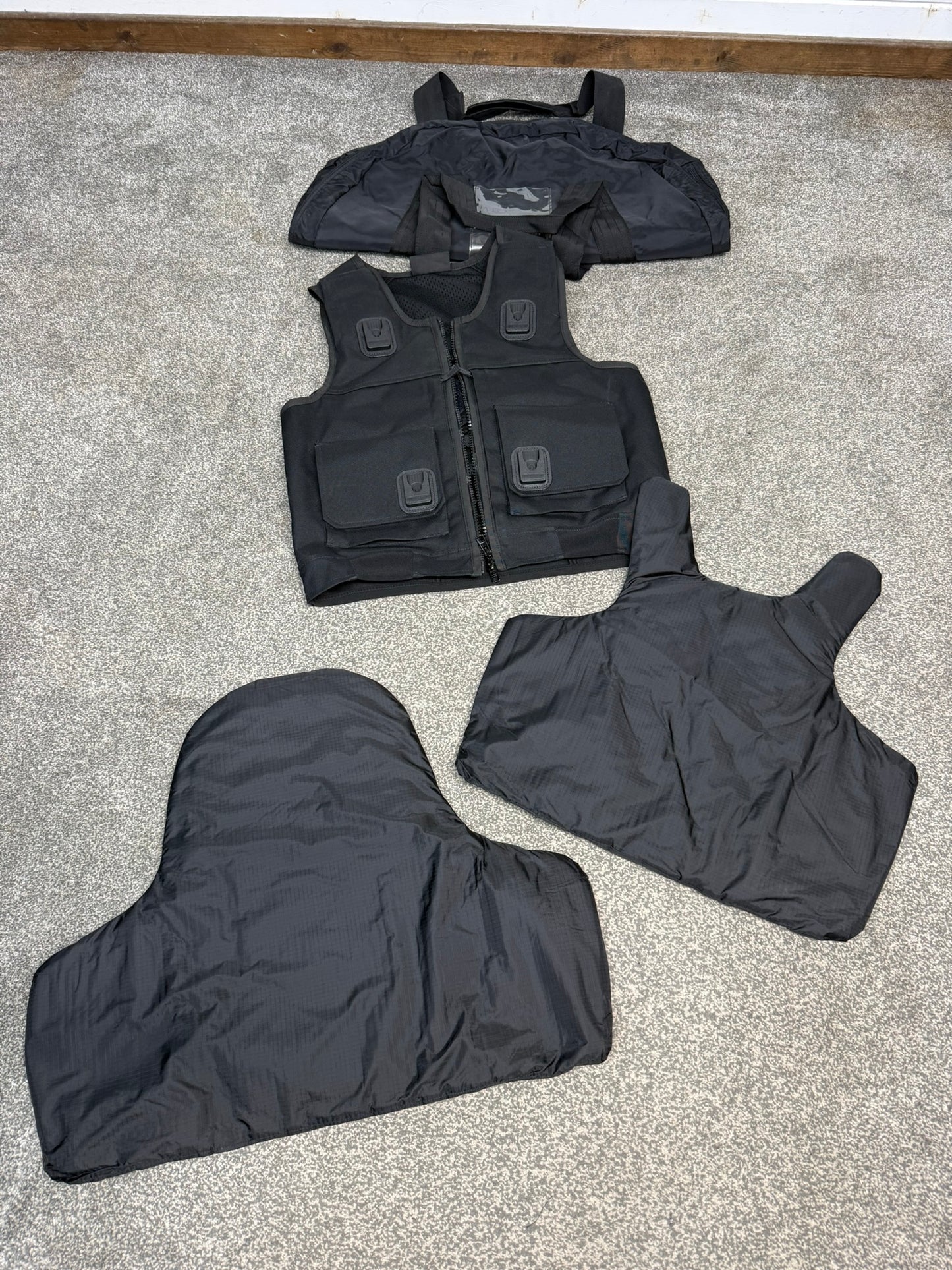 Ex Police Cooneen Body Armour Stab Vest + Bag MEDIUM Anti Stab & Ballistic HG1A & KR1