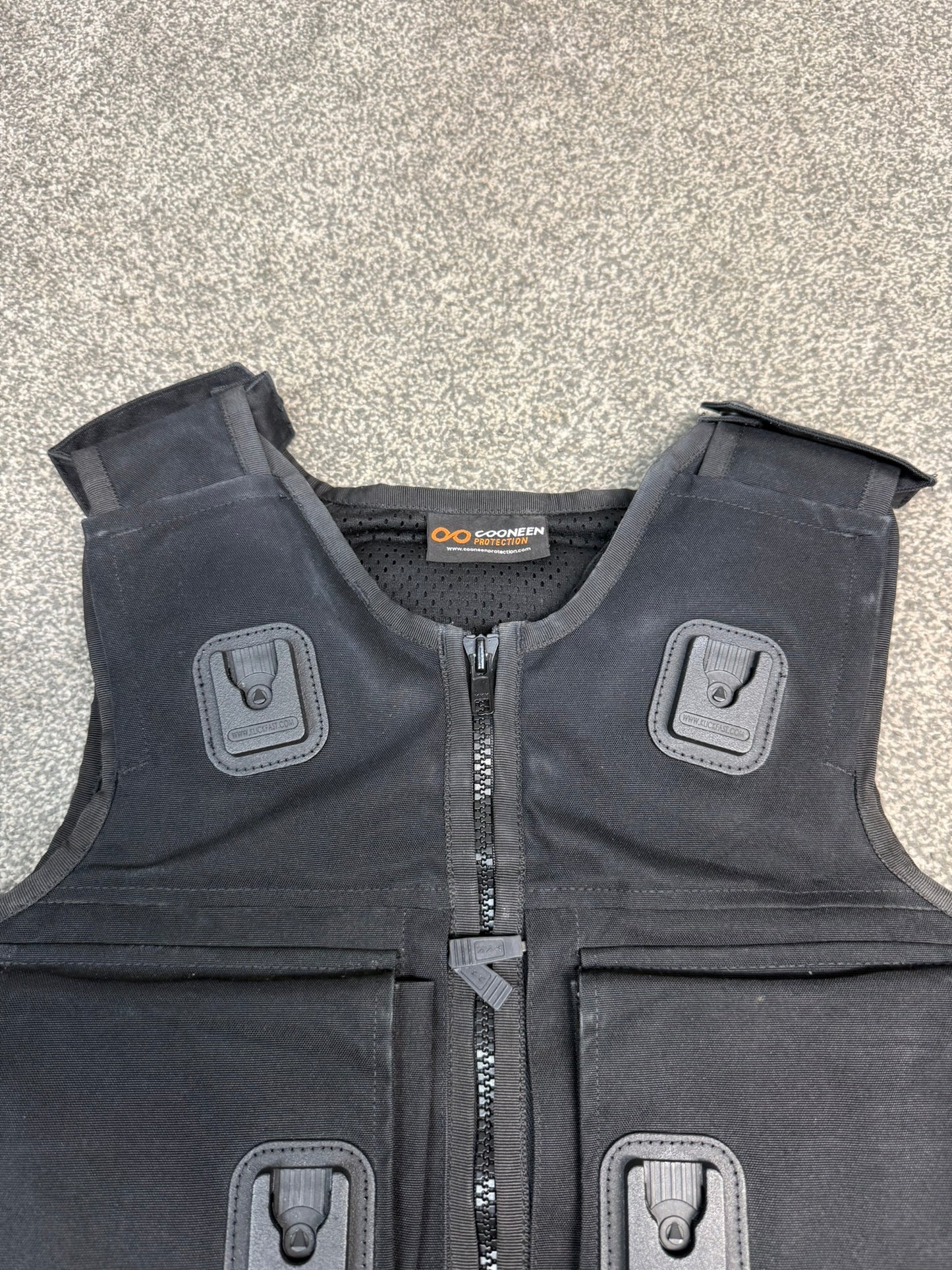 Ex Police Cooneen Body Armour Stab Vest MEDIUM Anti Stab & Ballistic HG1A & KR1