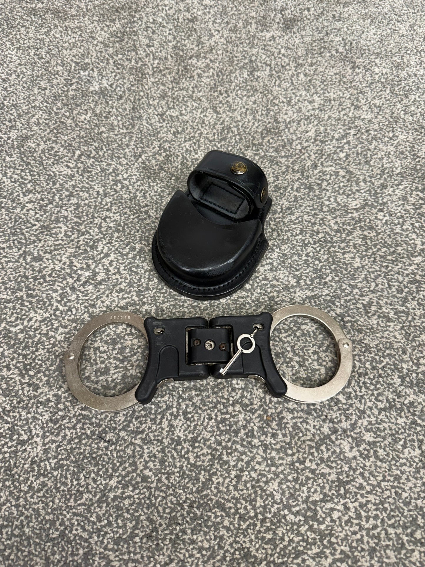 Ex Police Folding Hiatt Handcuffs Hinged Cuffs PSNI Pouch & Key Security Collectible