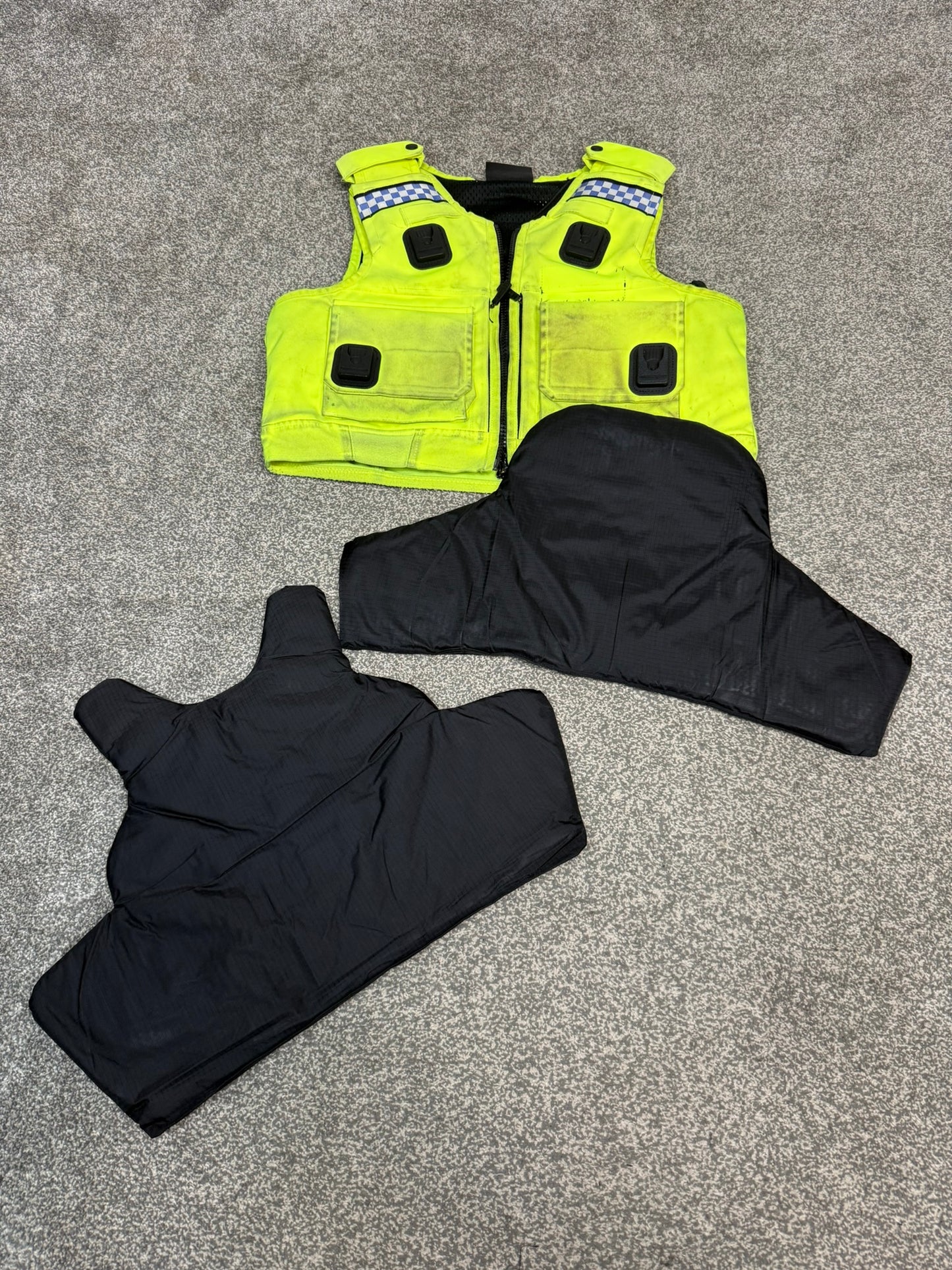 Ex Police Cooneen Hi Vis Body Armour Stab Vest LARGE - Anti Stab & Ballistic HG1A & KR1