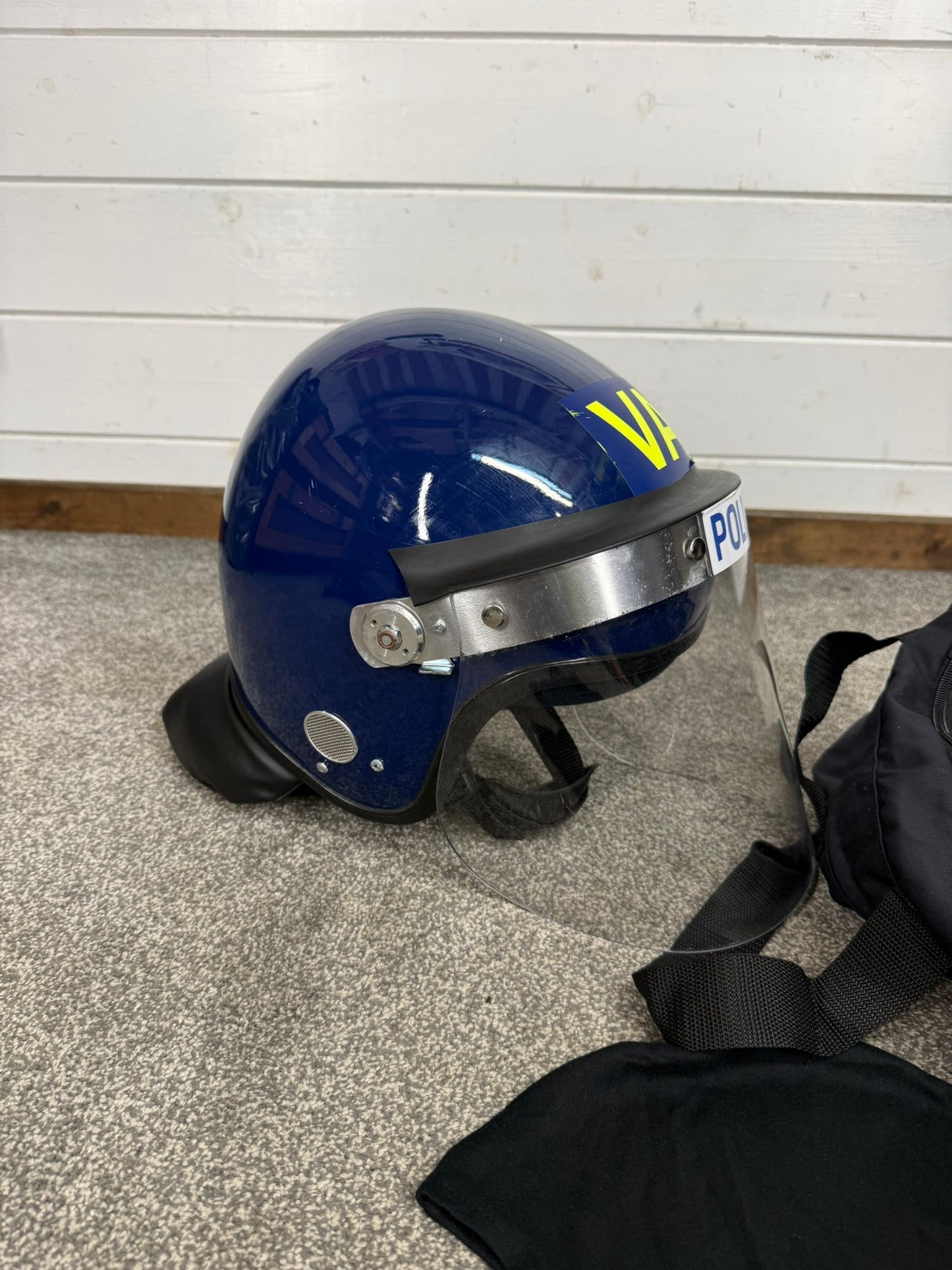 Ex Police Guardian Riot Helmet Fleece Bag & Hood TV Film Collectable Display