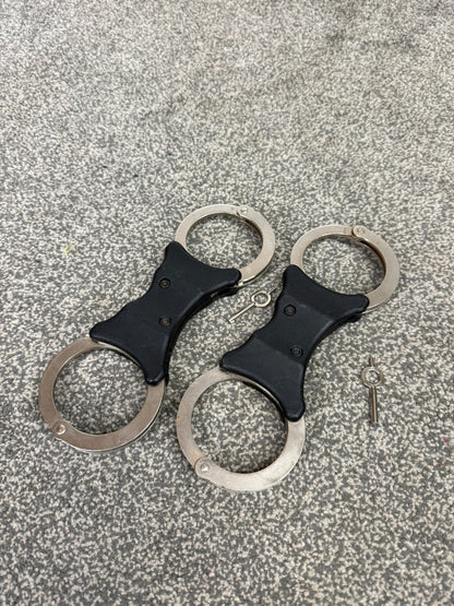 Ex Police Hiatt Handcuffs Genuine Rigid Cuffs With Key Security Collectable Memorabilia