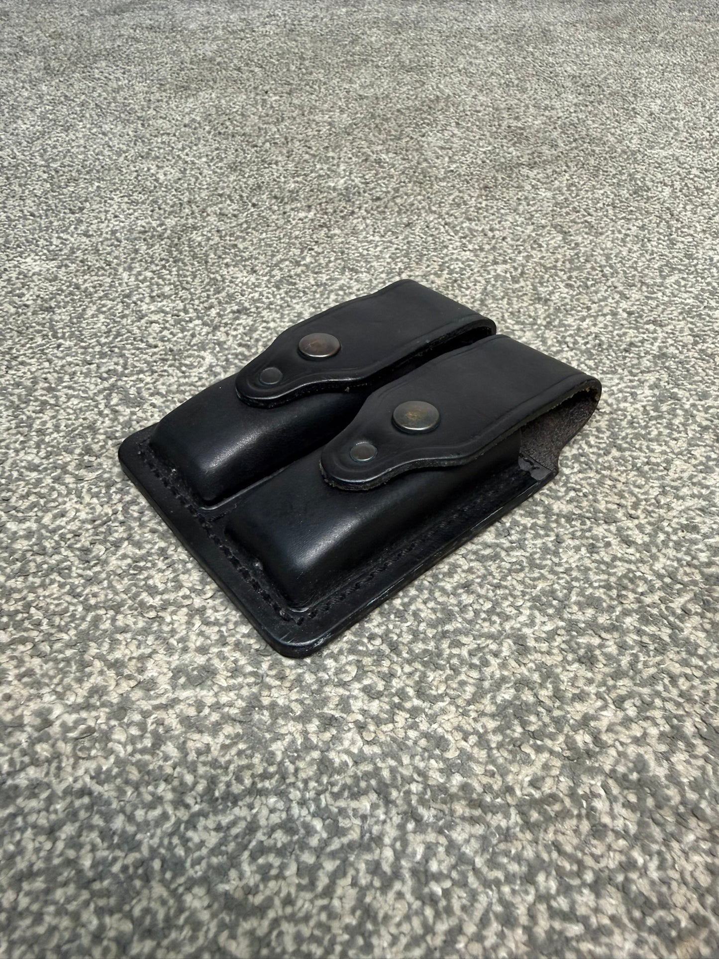 Ex Police PWL Leather Beretta 92F Double Mag Pouch Airsoft Display
