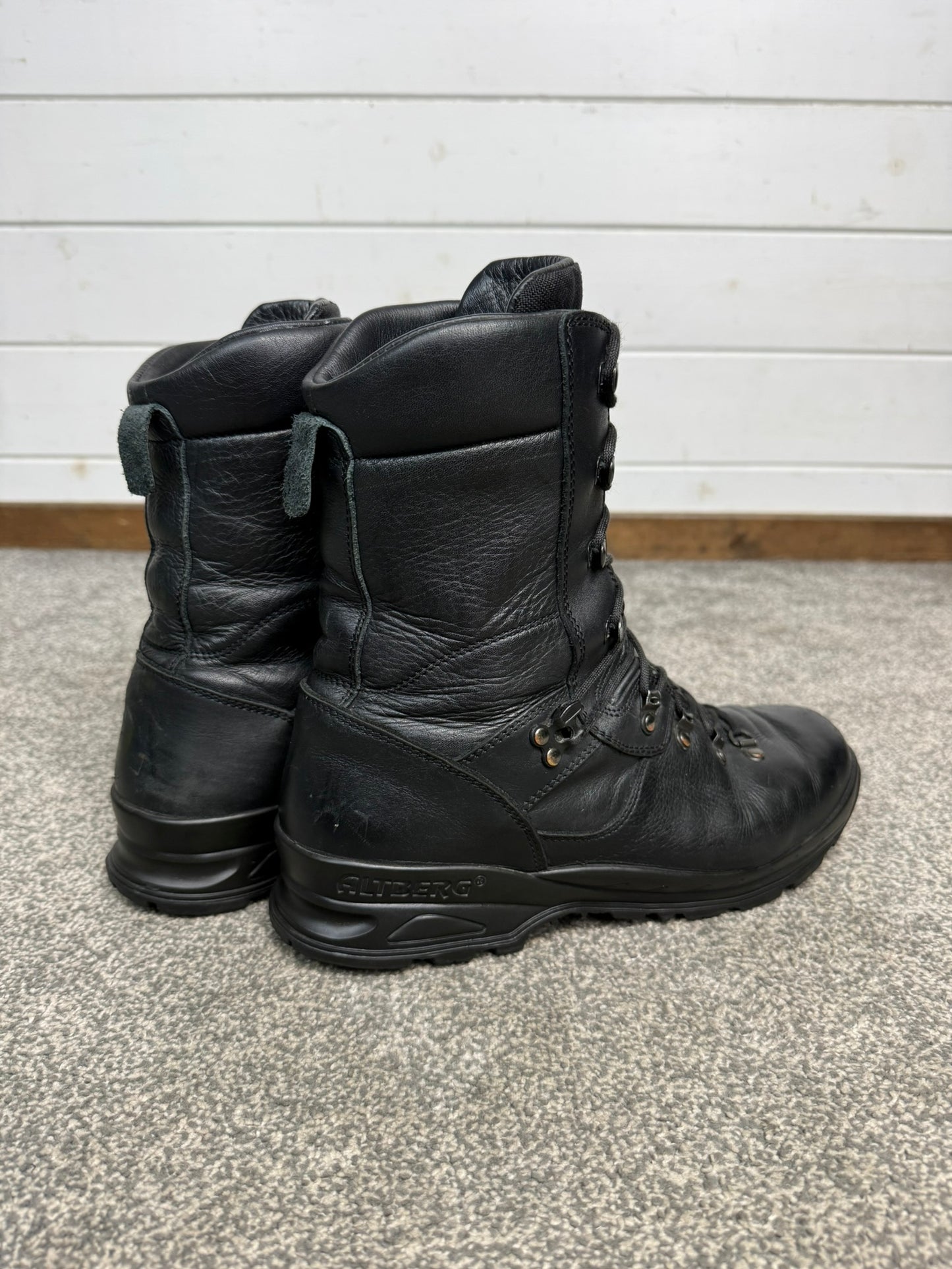 Altberg Sneeker Aqua Black Leather Waterproof Safety Combat Boots Size UK 10