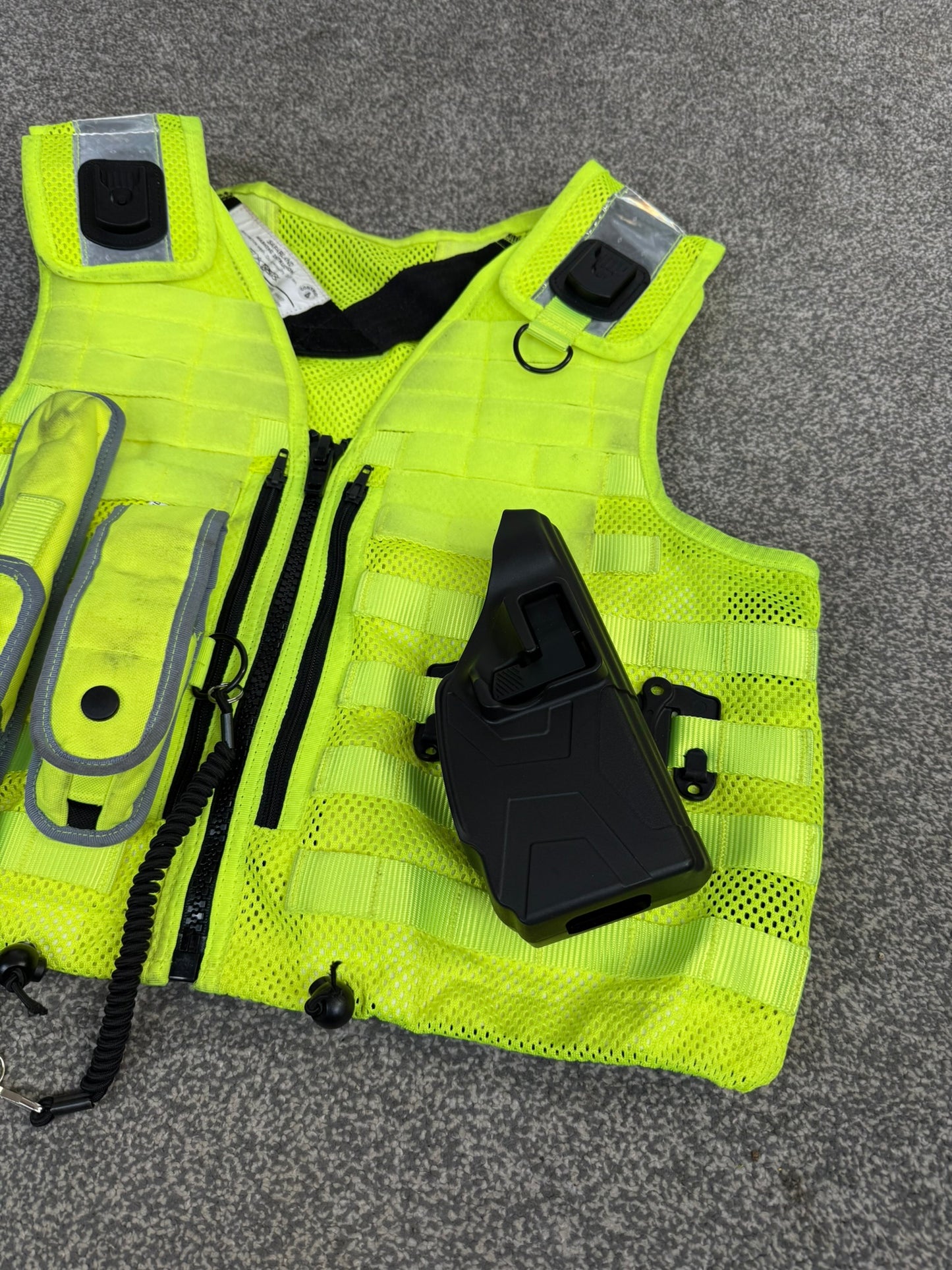Ex Police Safariland Hi-Vis MOLLE Vest With Taser X2 Holster Police Tactical Security Vest MEDIUM