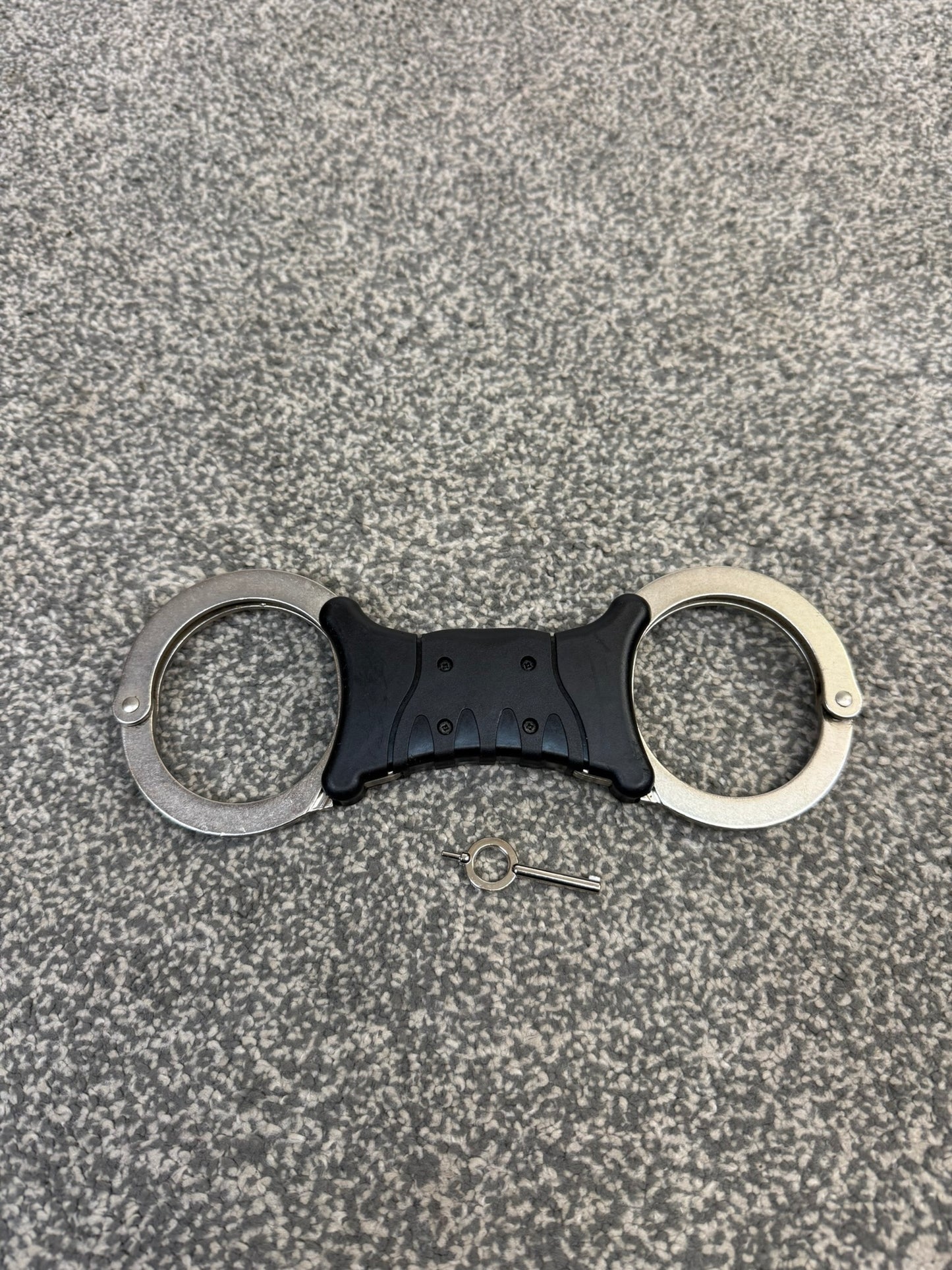 Ex Police TCH840 Handcuffs Rigid Cuffs With Key Security Collectible Memorabilia