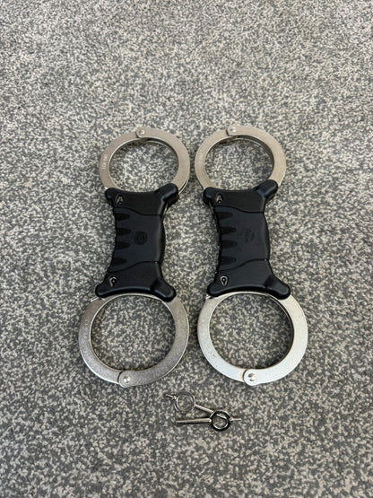 Ex Police TCH840 Handcuffs Rigid Cuffs With Key Security Collectible Memorabilia