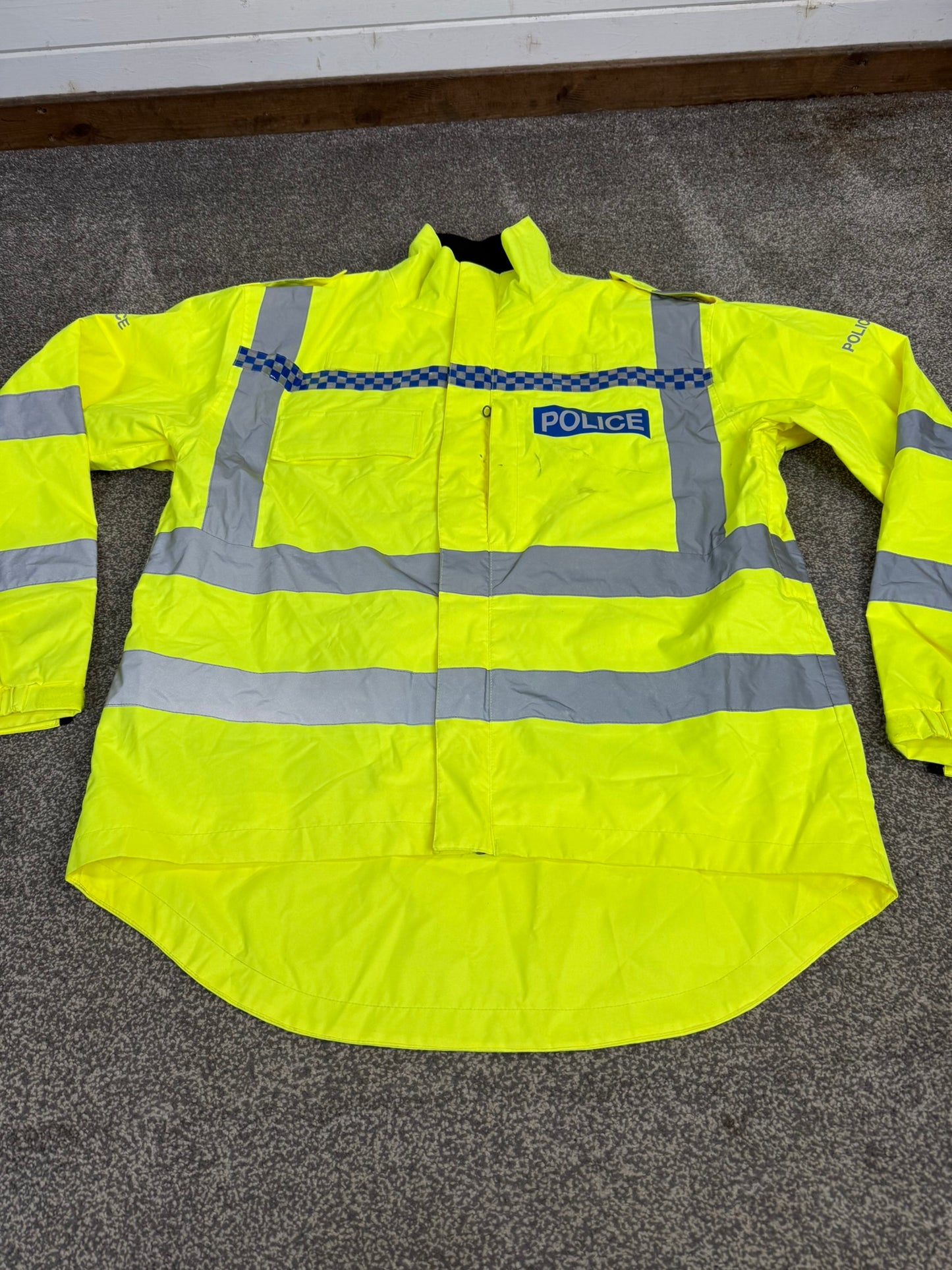 Ex Police Badged Hi Vis Endura Waterproof Cycling Patrol Jacket - X Large Collector TV Film Uniform