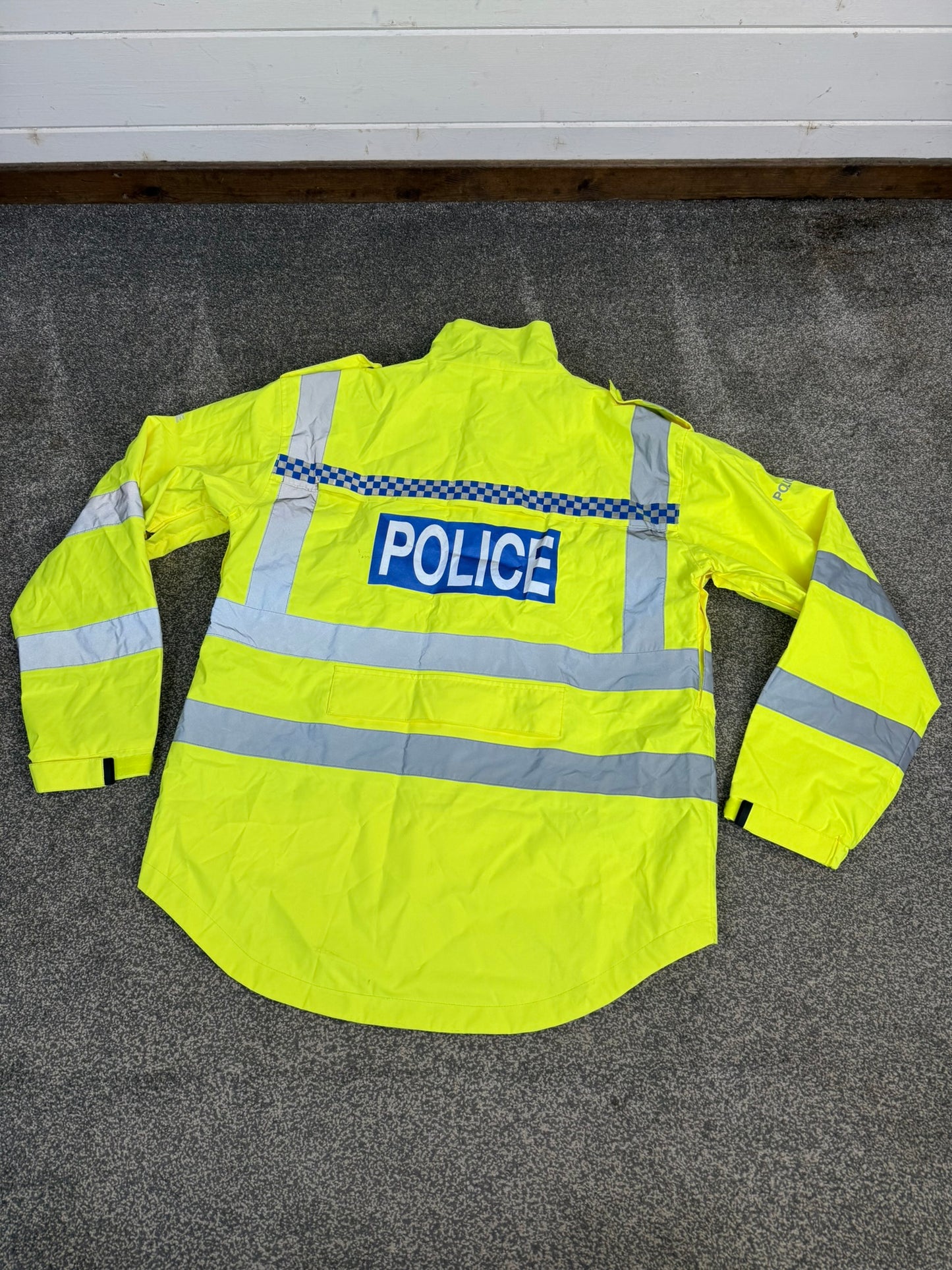 Ex Police Badged Hi Vis Endura Waterproof Cycling Patrol Jacket - X Large Collector TV Film Uniform