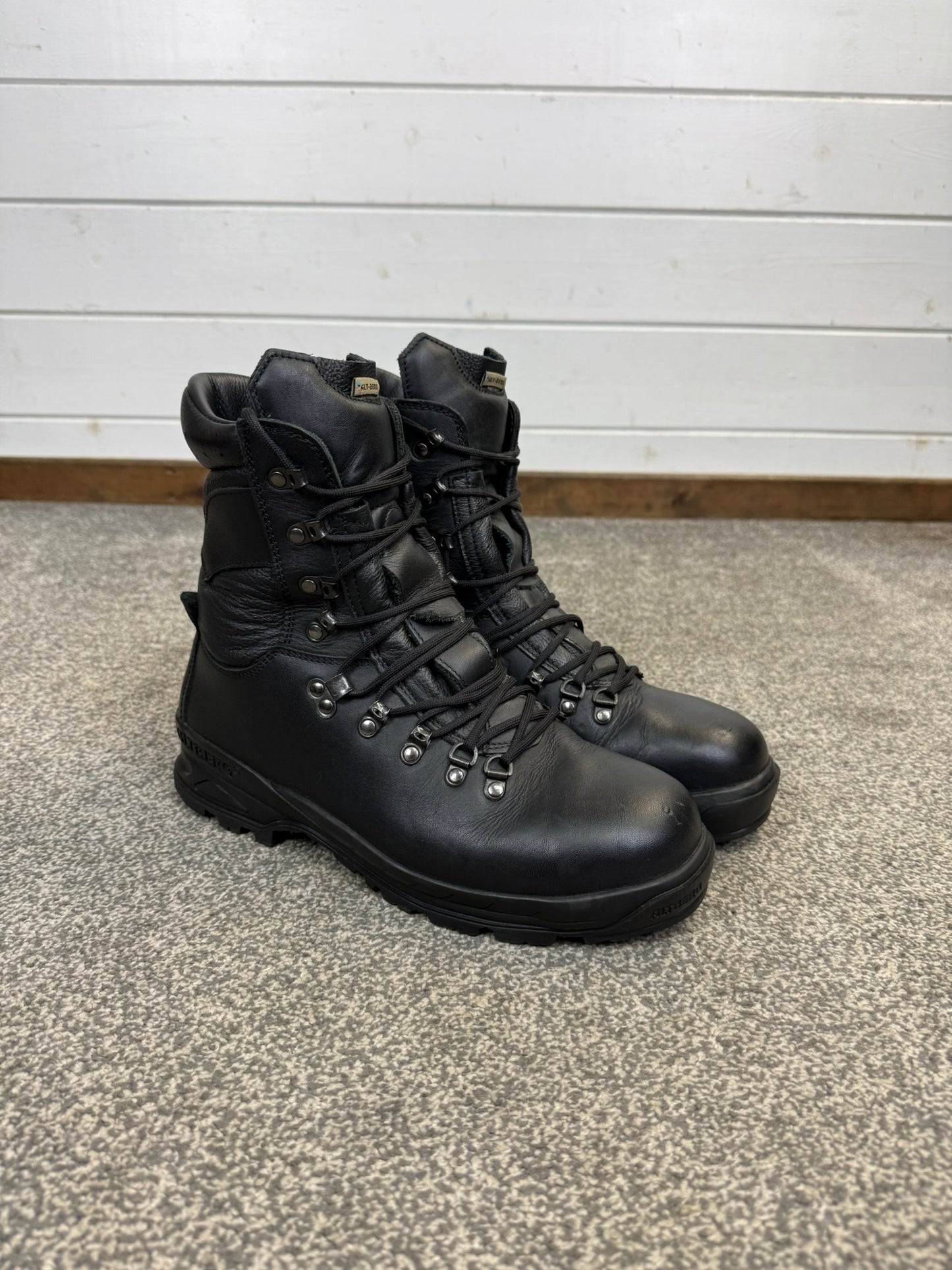 Altberg Peacekeeper P3 VS Black Leather Waterproof Combat Boots Size UK 9
