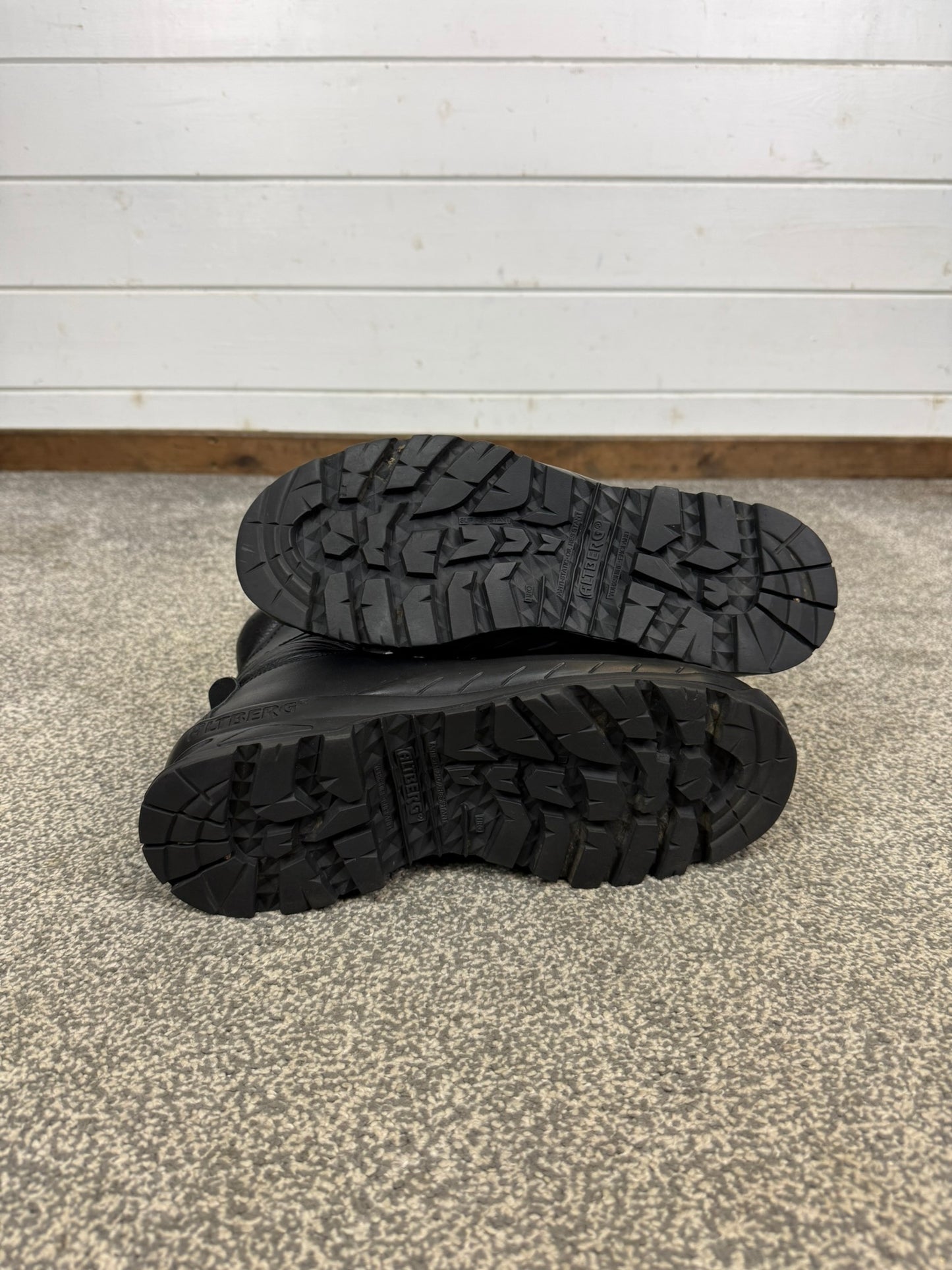 Altberg Peacekeeper P3 VS Black Leather Waterproof Combat Boots Size UK 9