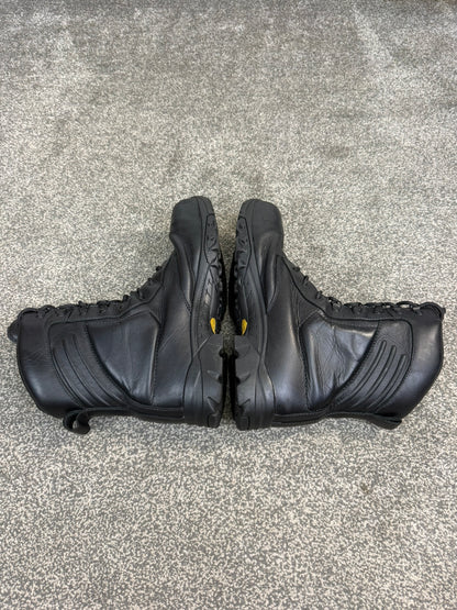 MLA Defender Typhoon Boots UK 11 Public Order Security Ex Police