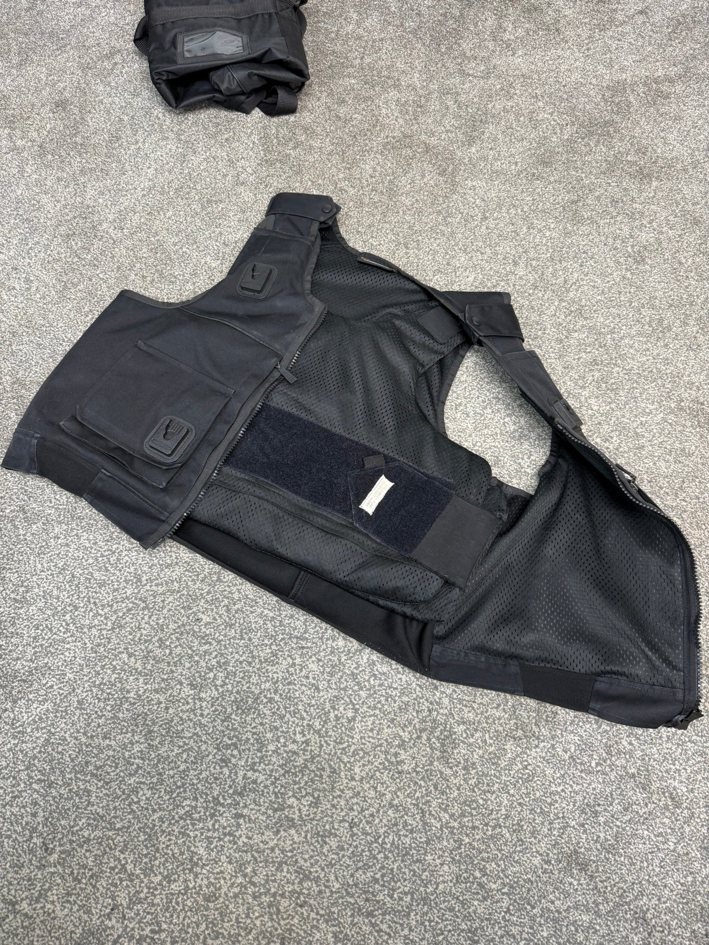 Ex Police Cooneen Body Armour Stab Vest + Bag X LARGE Anti Stab & Ballistic HG1A & KR1