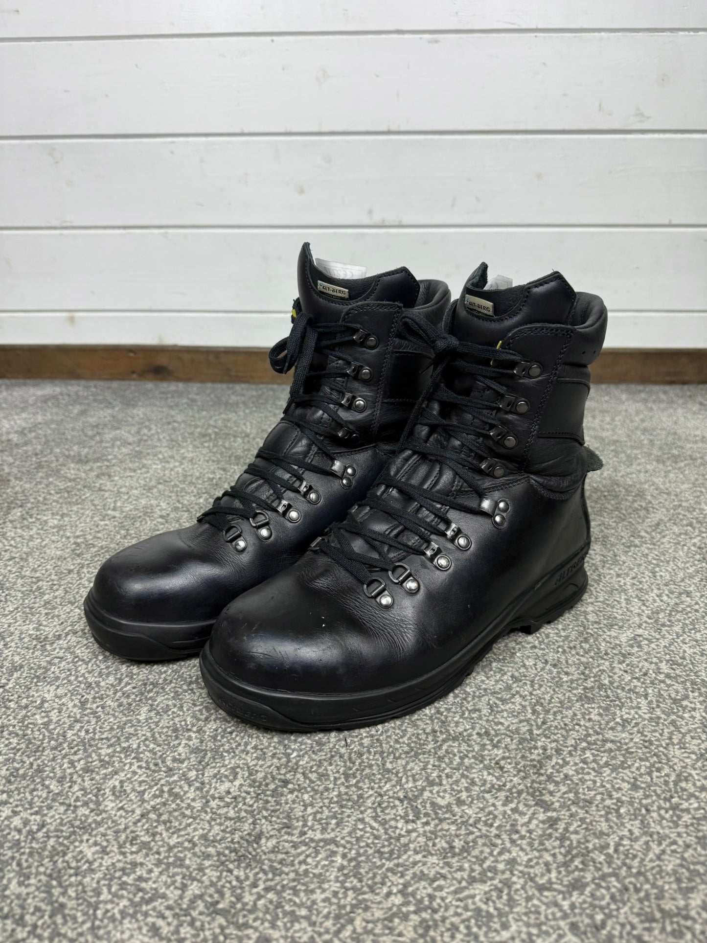 Altberg Peacekeeper P3 VS Original Black Leather Waterproof Combat Boots Size UK 9.5