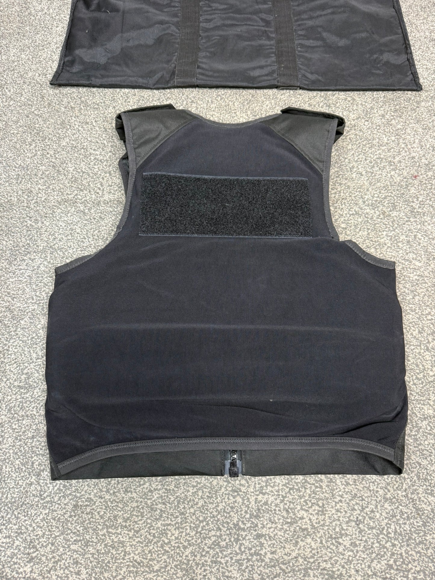 Ex Police Safariland Body Armour Stab Vest + Bag Anti Stab & Ballistic HG1A & KR1 - MEDIUM