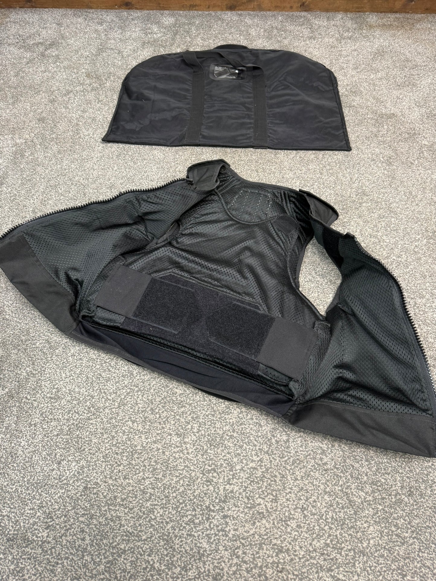 Ex Police Safariland Body Armour Stab Vest + Bag Anti Stab & Ballistic HG1A & KR1 - MEDIUM