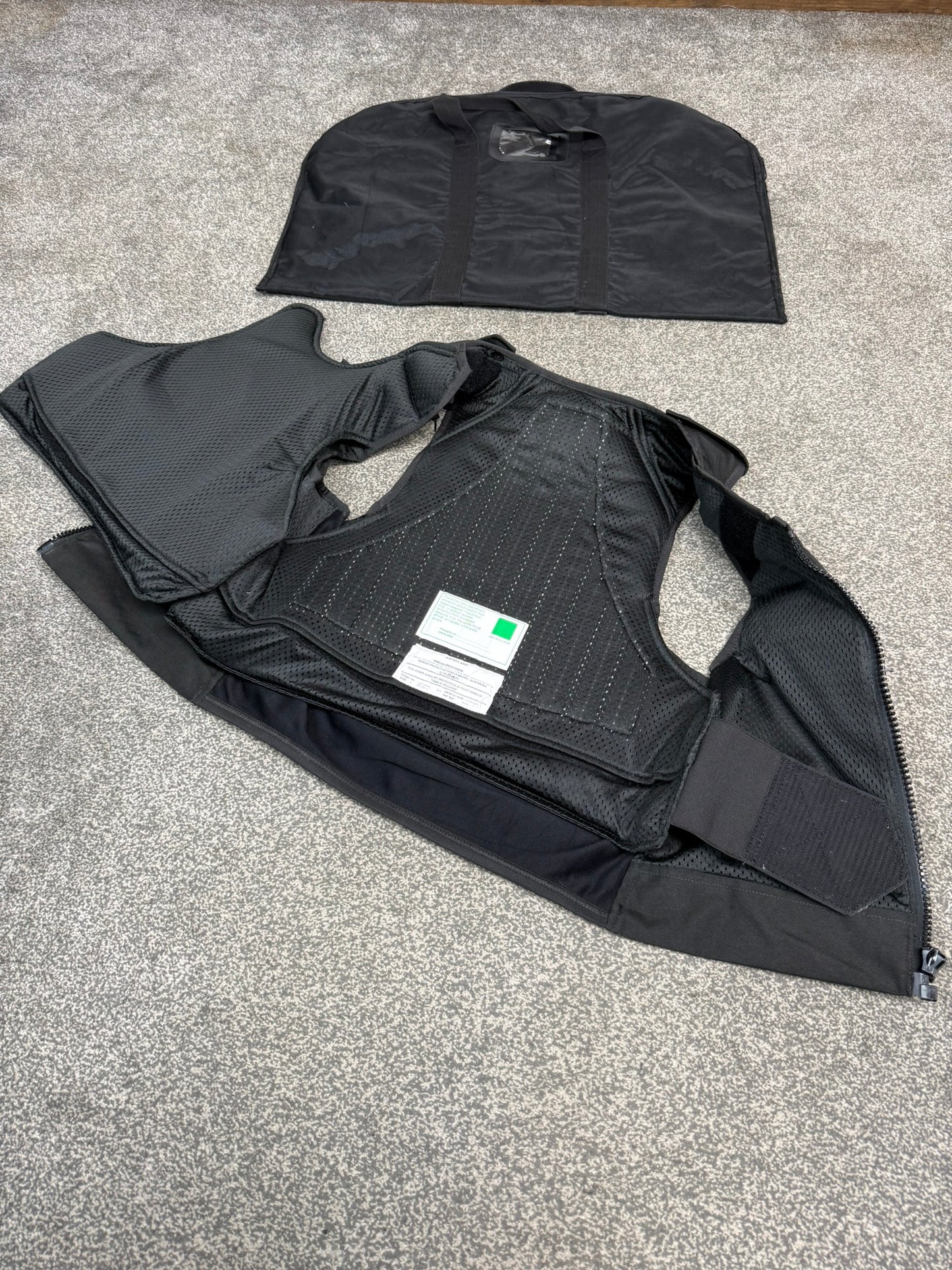 Ex Police Safariland Body Armour Stab Vest + Bag Anti Stab & Ballistic HG1A & KR1 - MEDIUM