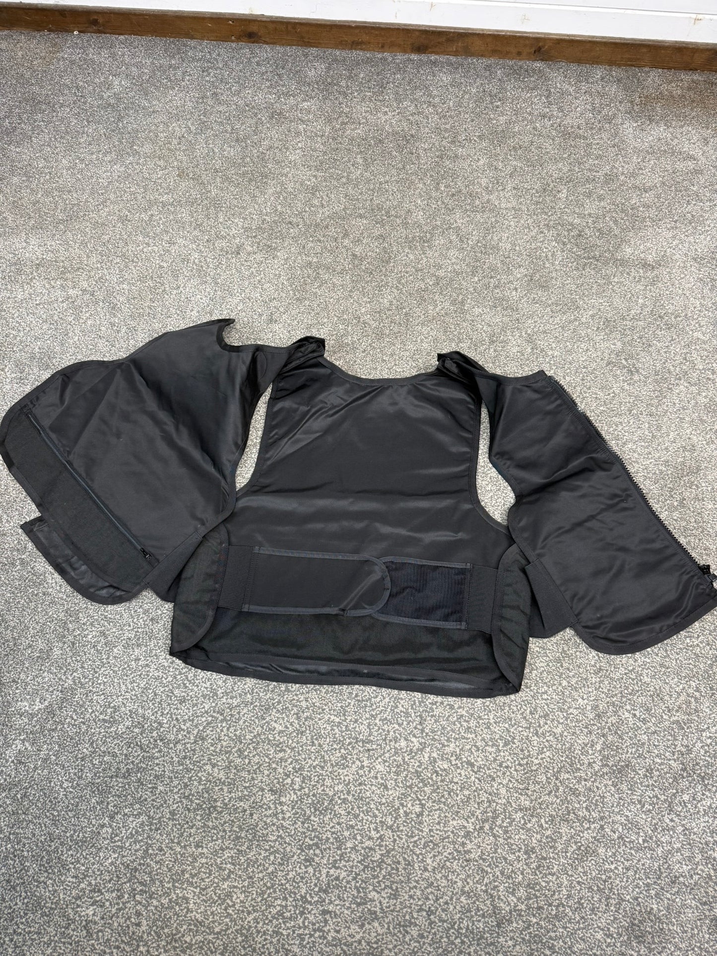 Ex Metropolitan Police Body Armour Cover BADGED - MEDIUM TV Film Uniform