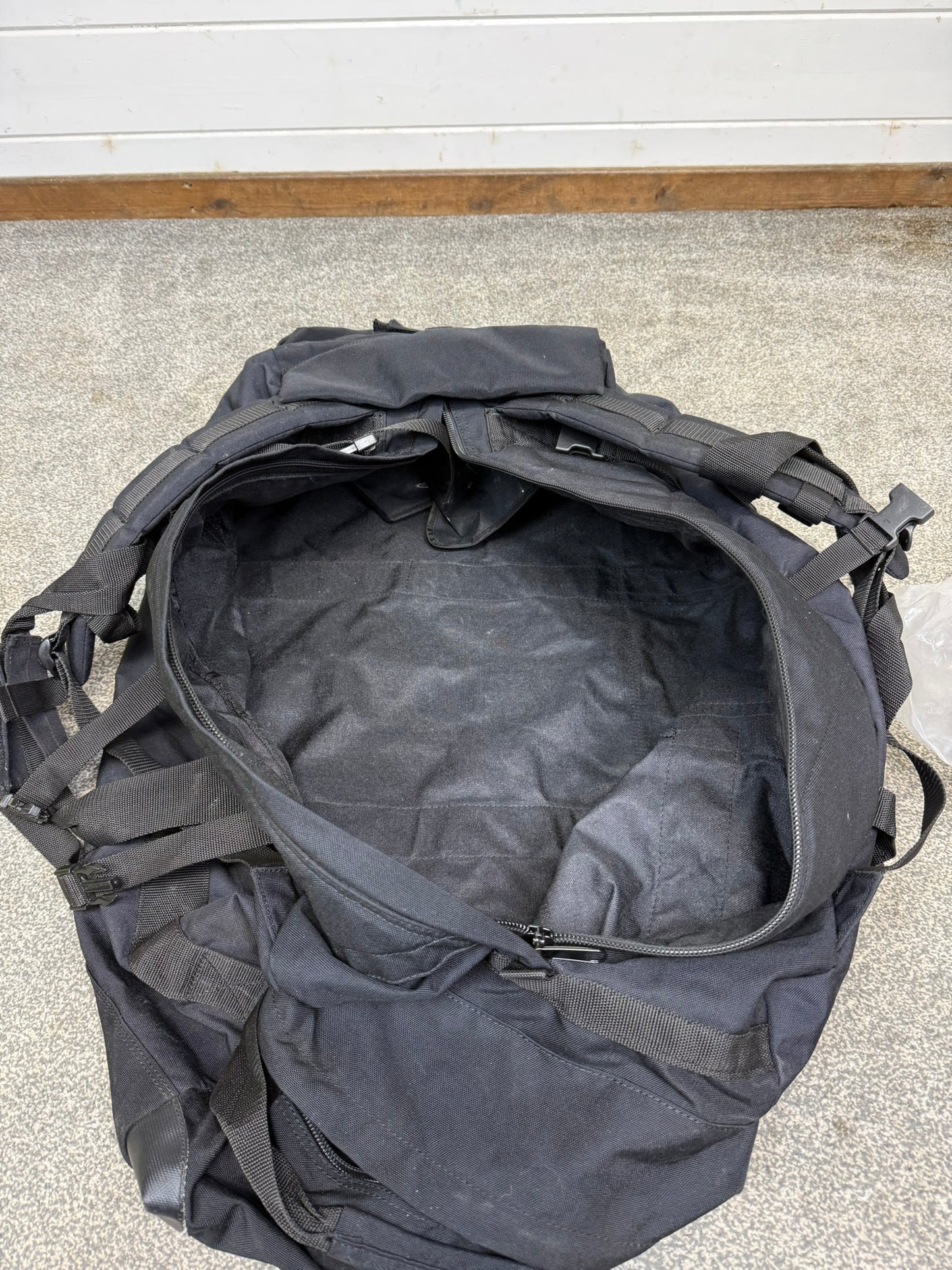 Ex Police Large Black Holdall Travel Rucksack 100L Deployment Bag