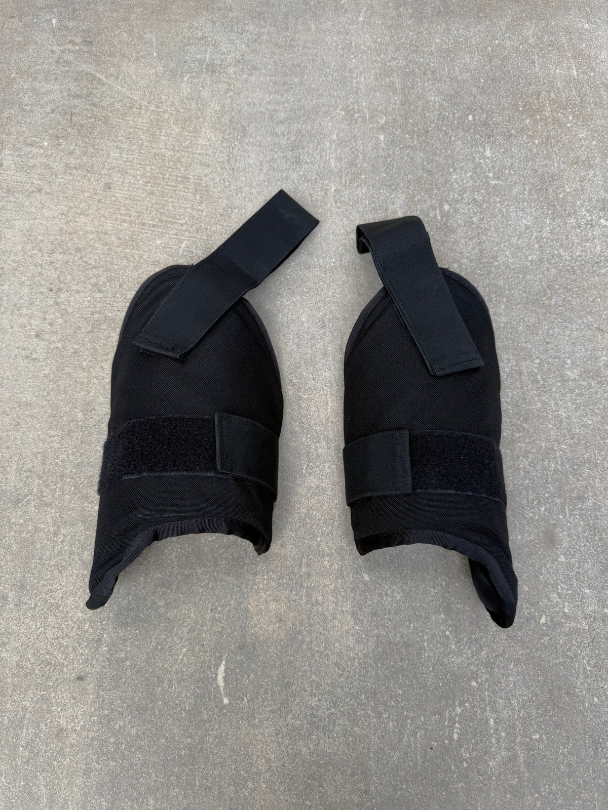 Ex Police Riot Upper Leg Thigh Guards PAIR Public Order Guards Airsoft Paintball Cosplay