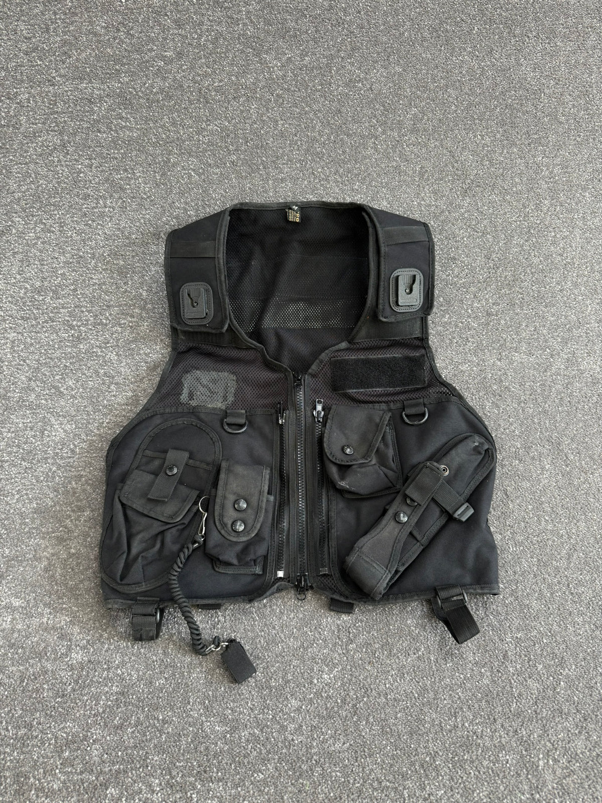 Ex Police Black Protec Tac Vest utility Vest BADGED Medium - Film TV Uniform Collector Display
