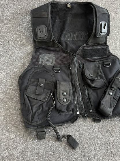 Ex Police Black Protec Tac Vest utility Vest BADGED Medium - Film TV Uniform Collector Display