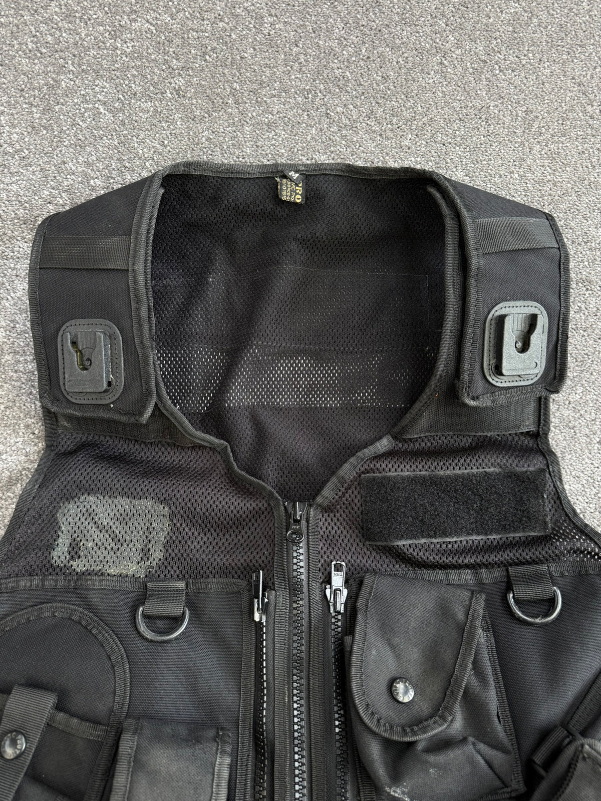 Ex Police Black Protec Tac Vest utility Vest BADGED Medium - Film TV Uniform Collector Display