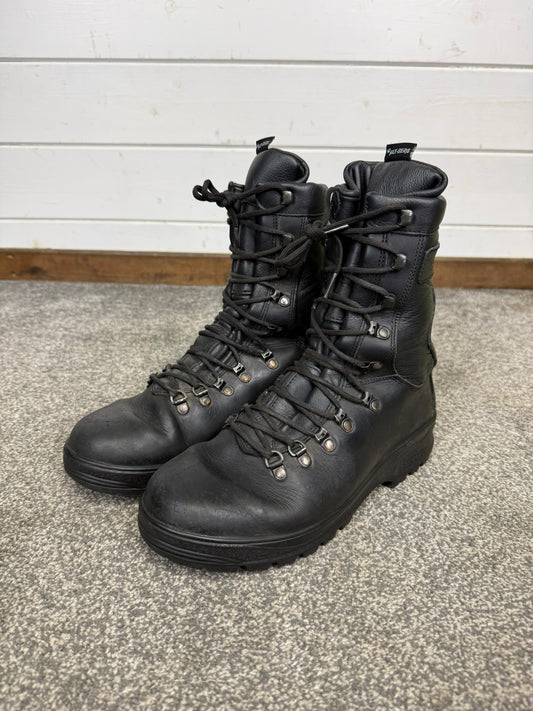 Altberg Field & Fell Leather Waterproof Combat Boots UK 8 Skywalk Sole