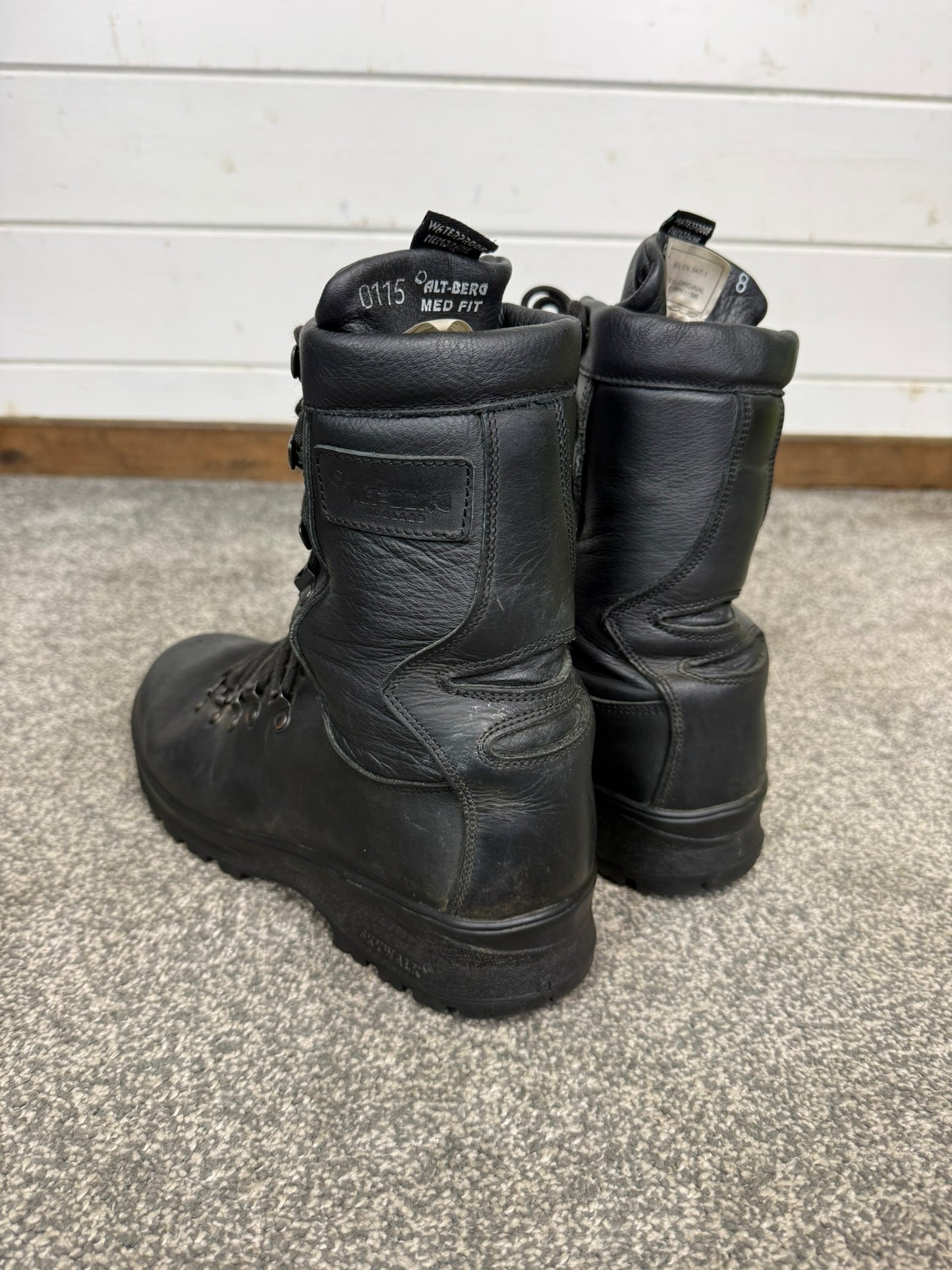 Altberg Field & Fell Leather Waterproof Combat Boots UK 8 Skywalk Sole