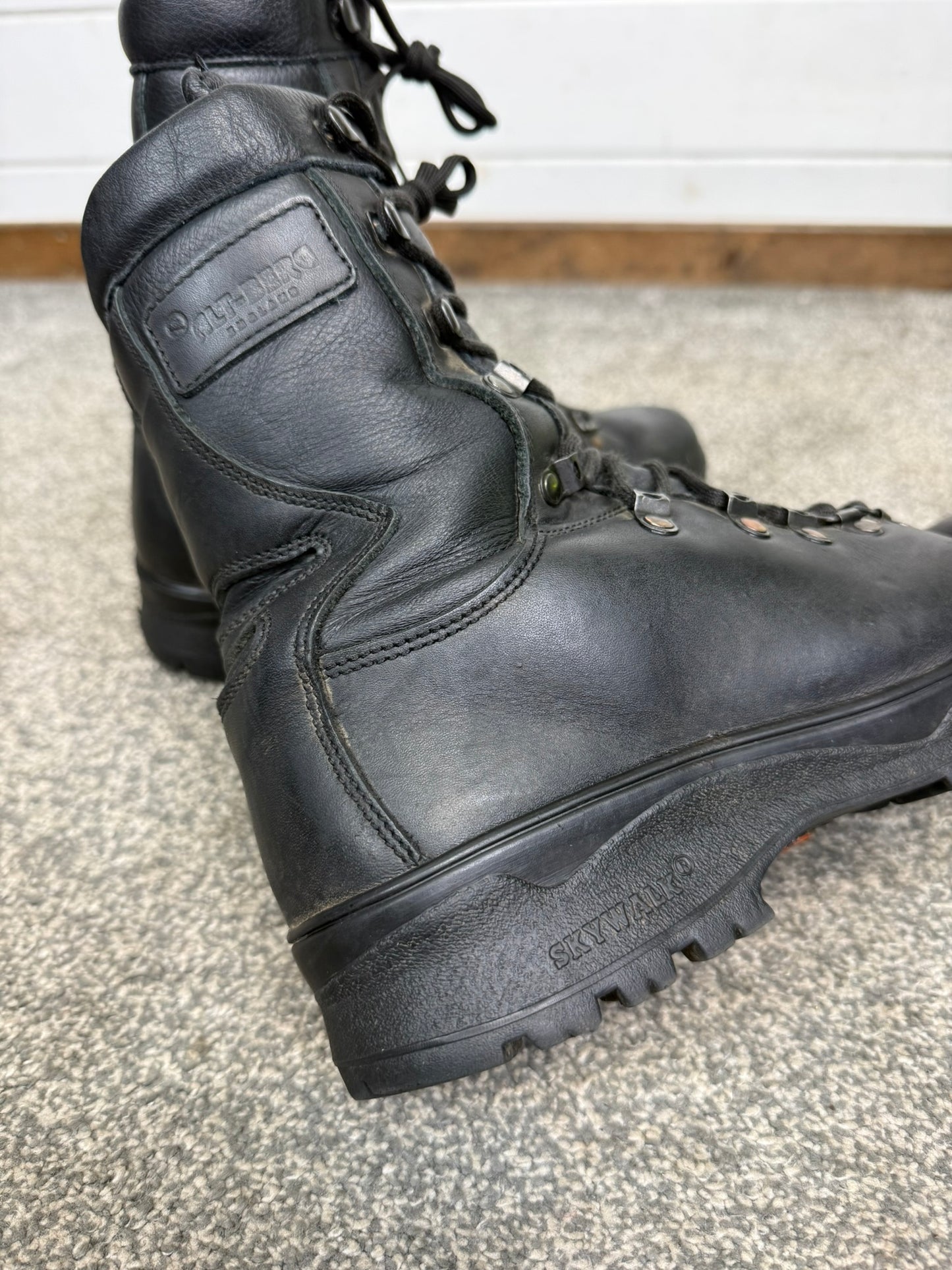 Altberg Field & Fell Leather Waterproof Combat Boots UK 8 Skywalk Sole
