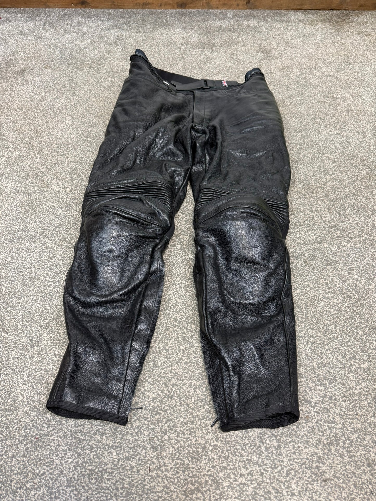 Ex Police Hideout Motorcycle Leathers 2 Piece Jacket & Trousers BADGED Collector TV Film Display