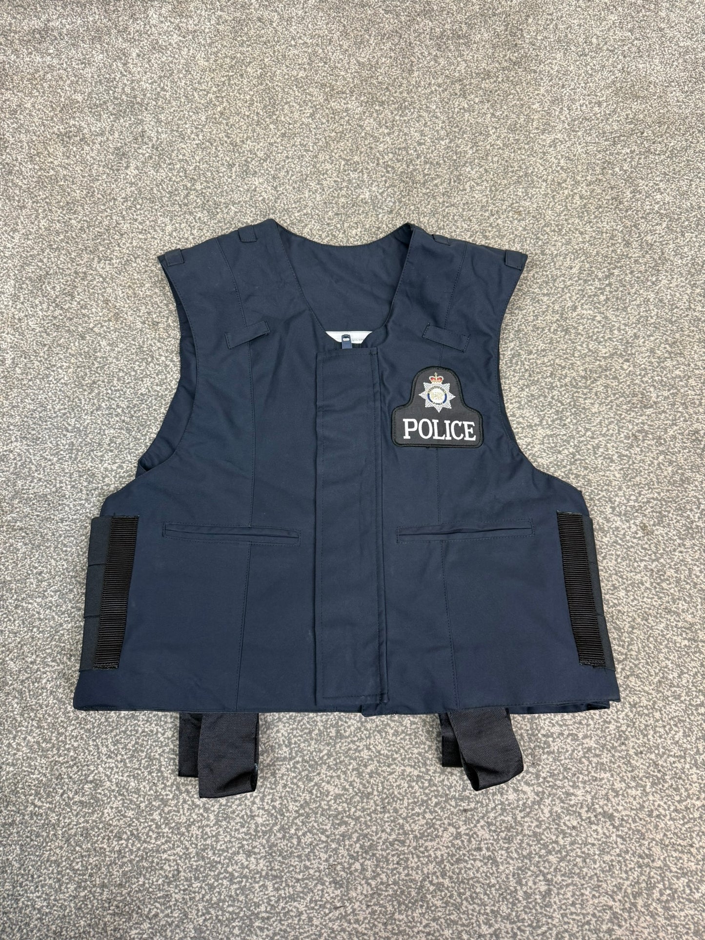 Ex Bedfordshire Police Body Armour Vest Cover BADGED Film TV Collector Display