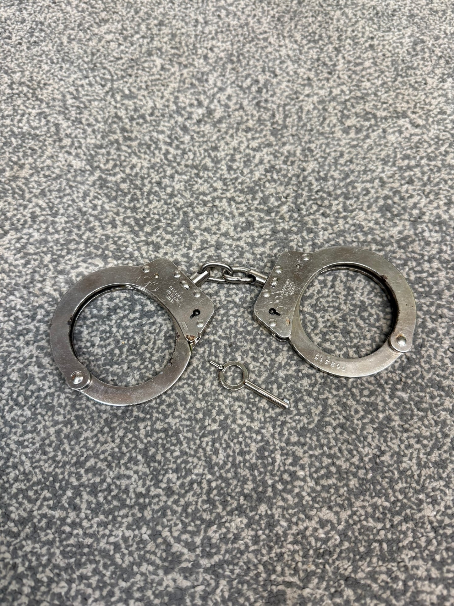 Ex Police Hiatt Chain Cuffs Handcuffs With Key Security Collectible Memorabilia