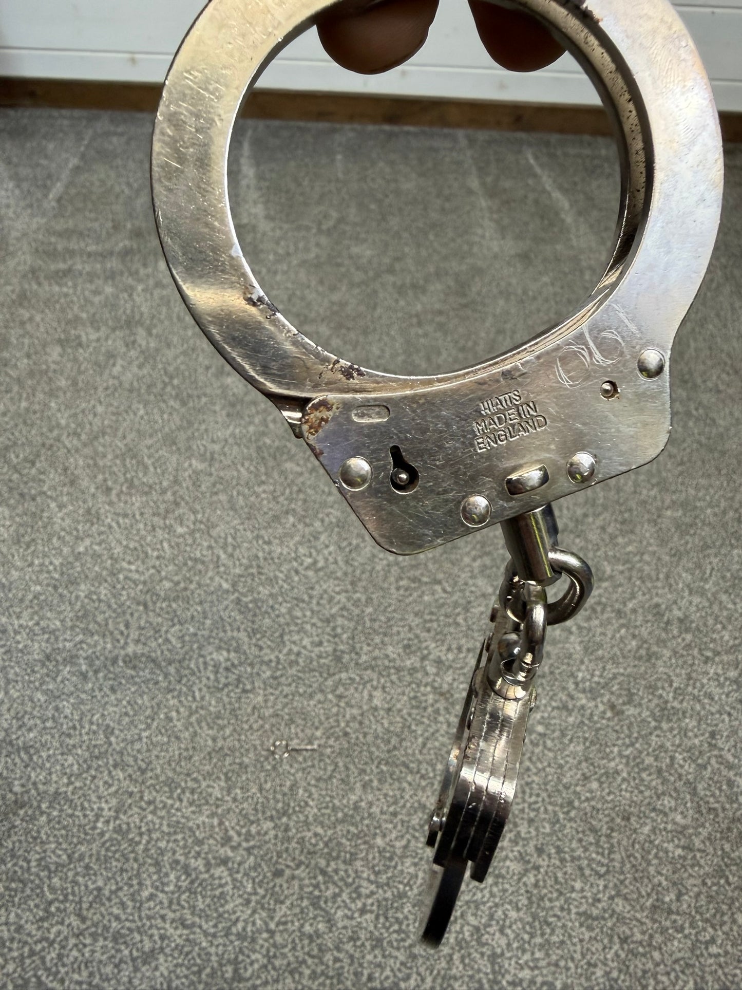 Ex Police Hiatt Chain Cuffs Handcuffs With Key Security Collectible Memorabilia