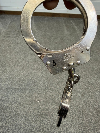 Ex Police Hiatt Chain Cuffs Handcuffs With Key Security Collectible Memorabilia
