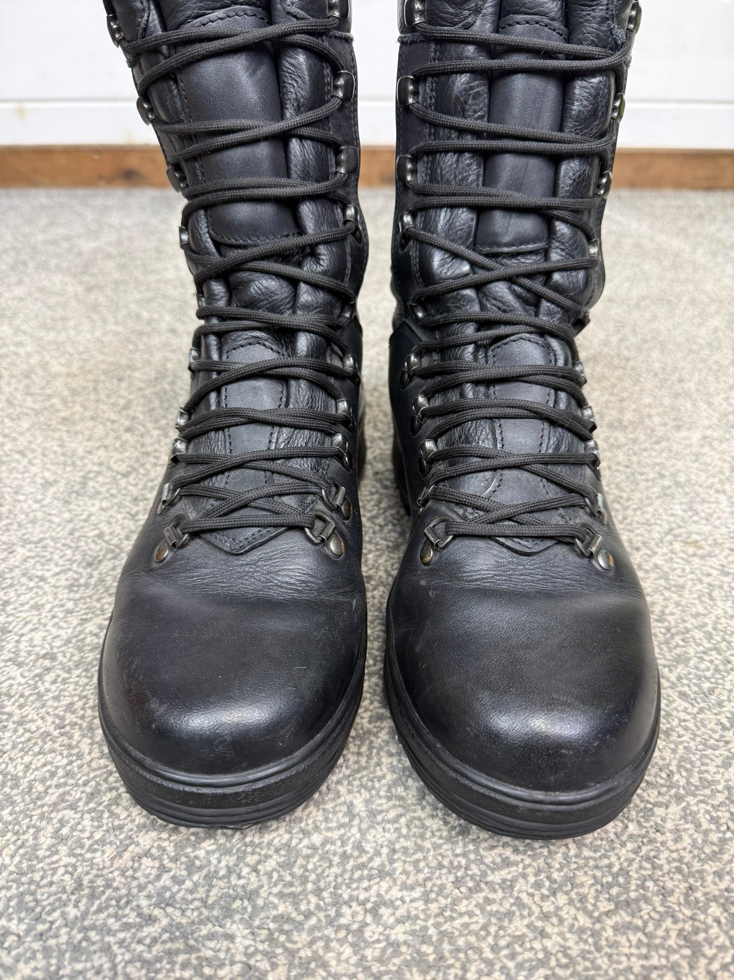 Altberg Field & Fell Original Leather Waterproof Combat Boots UK 8 Skywalk Sole