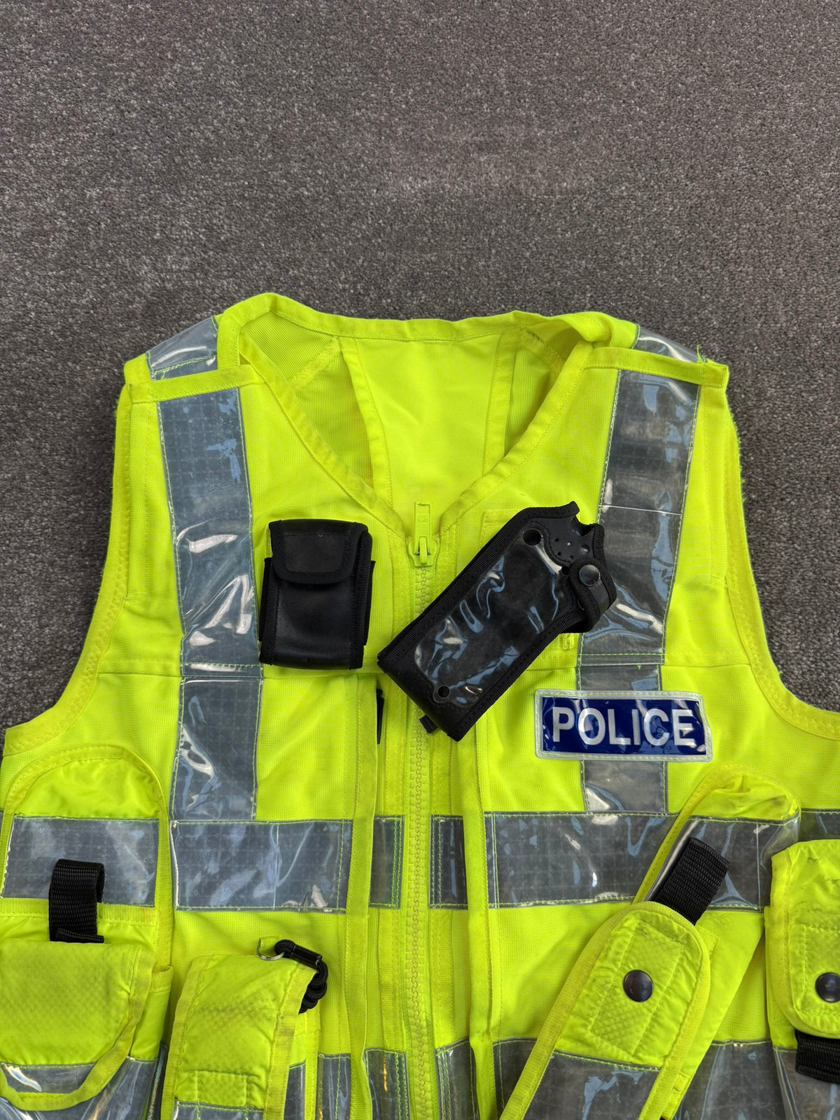 Ex Police Hi Vis Utility Tac Vest & Pouches BADGED Model 774 - Medium Film TV Uniform Display