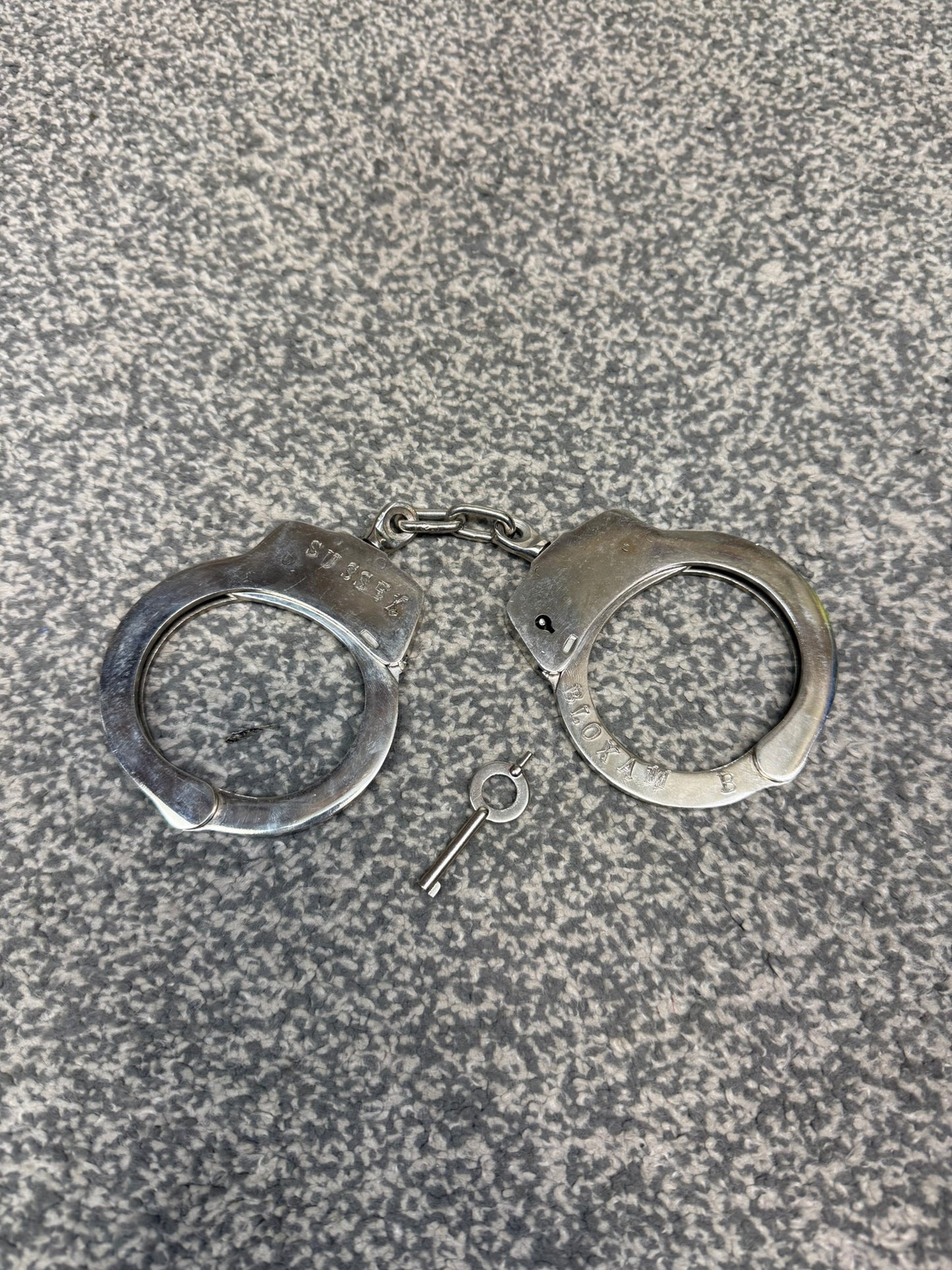 Ex Police Chain Cuffs Handcuffs With Key Security Collectible Memorabilia