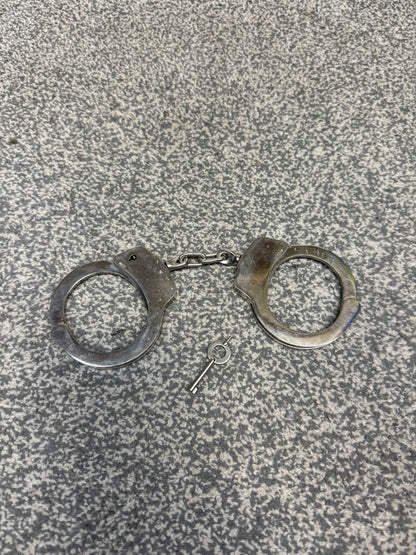 Ex Police Chain Cuffs Handcuffs With Key Security Collectible Memorabilia