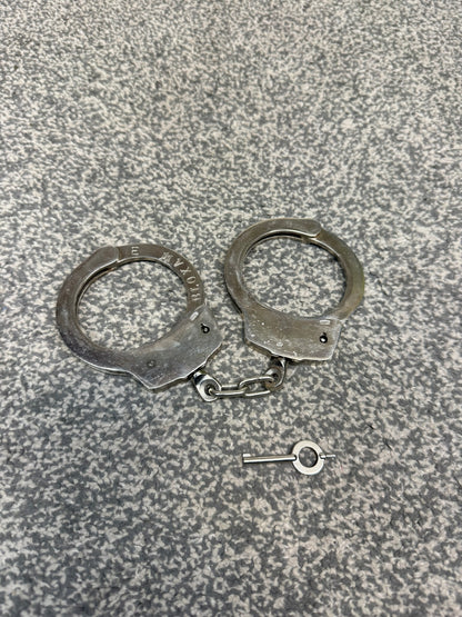 Ex Police Chain Cuffs Handcuffs With Key Security Collectible Memorabilia