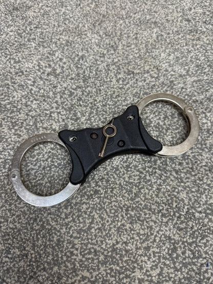 Ex Police Hiatt Handcuffs Genuine Rigid Cuffs With Key Security Collectable Memorabilia