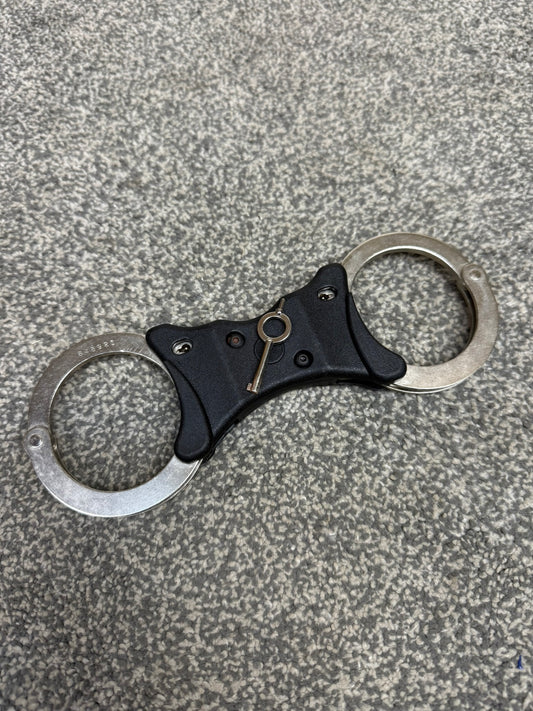 Ex Police Hiatt Handcuffs Genuine Rigid Cuffs With Key Security Collectable Memorabilia