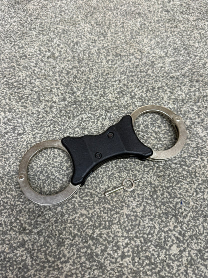 Ex Police Hiatt Handcuffs Genuine Rigid Cuffs With Key Security Collectable Memorabilia