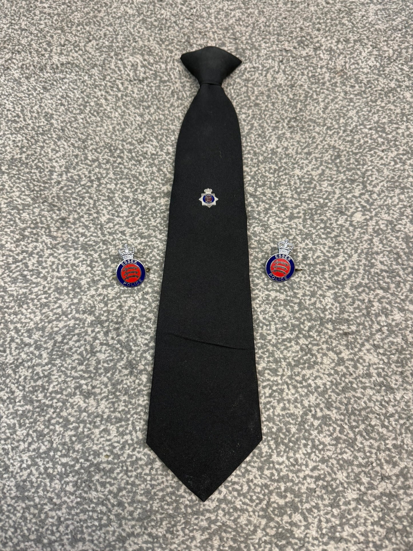 Ex Essex Police Clip On Tie & 2x Lapel Badges Collector Memorabilia Display Uniform