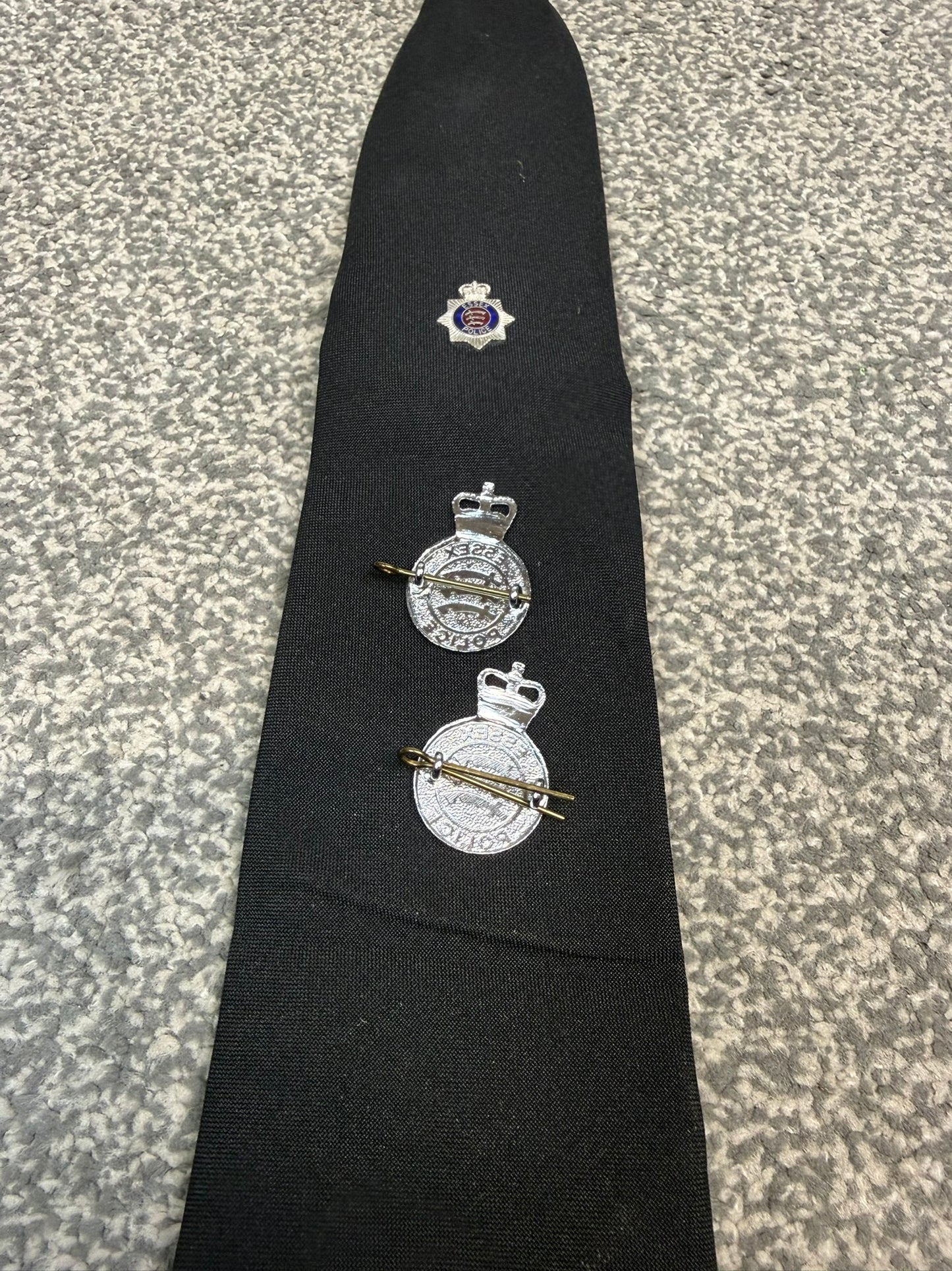 Ex Essex Police Clip On Tie & 2x Lapel Badges Collector Memorabilia Display Uniform