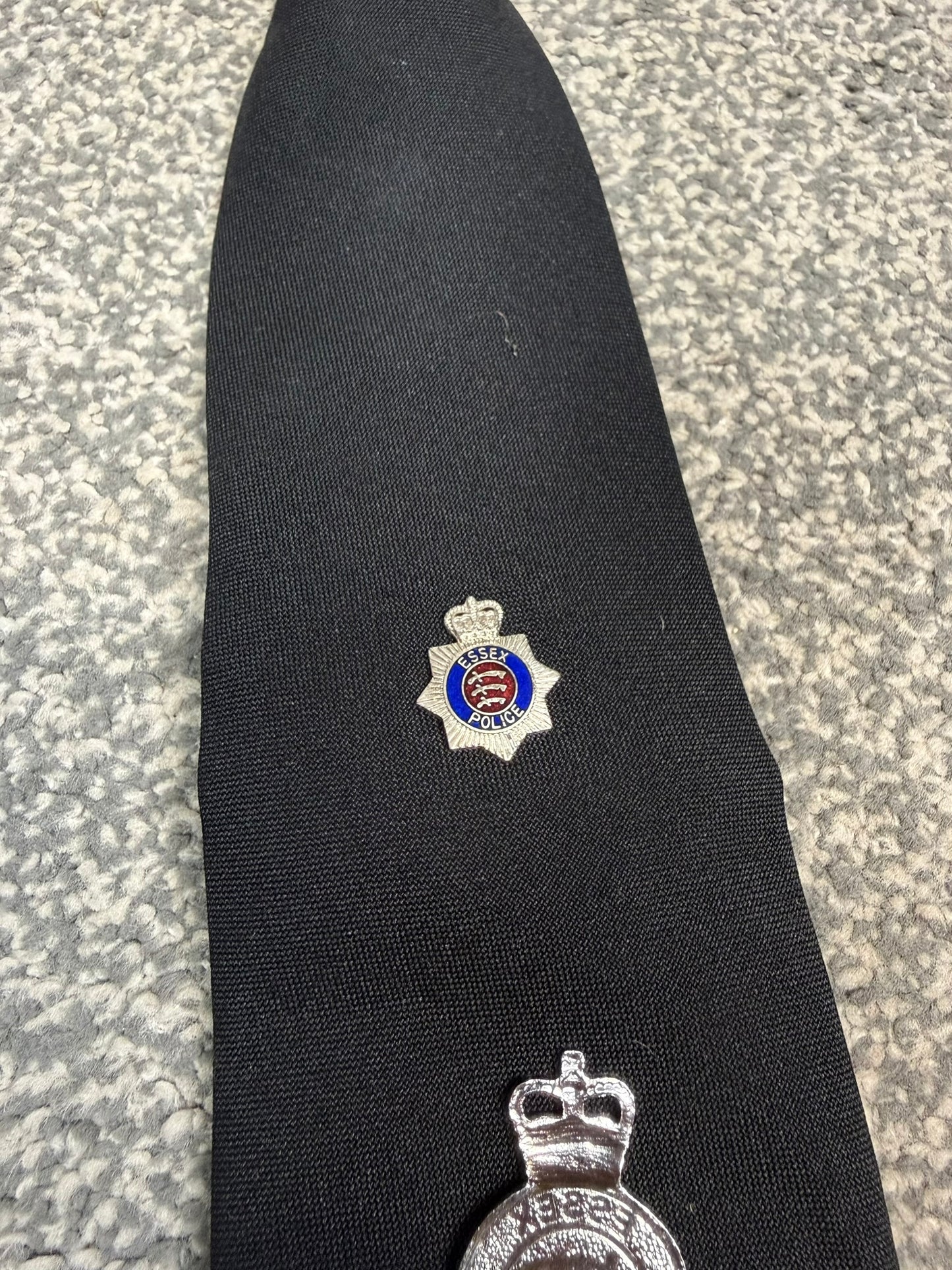 Ex Essex Police Clip On Tie & 2x Lapel Badges Collector Memorabilia Display Uniform