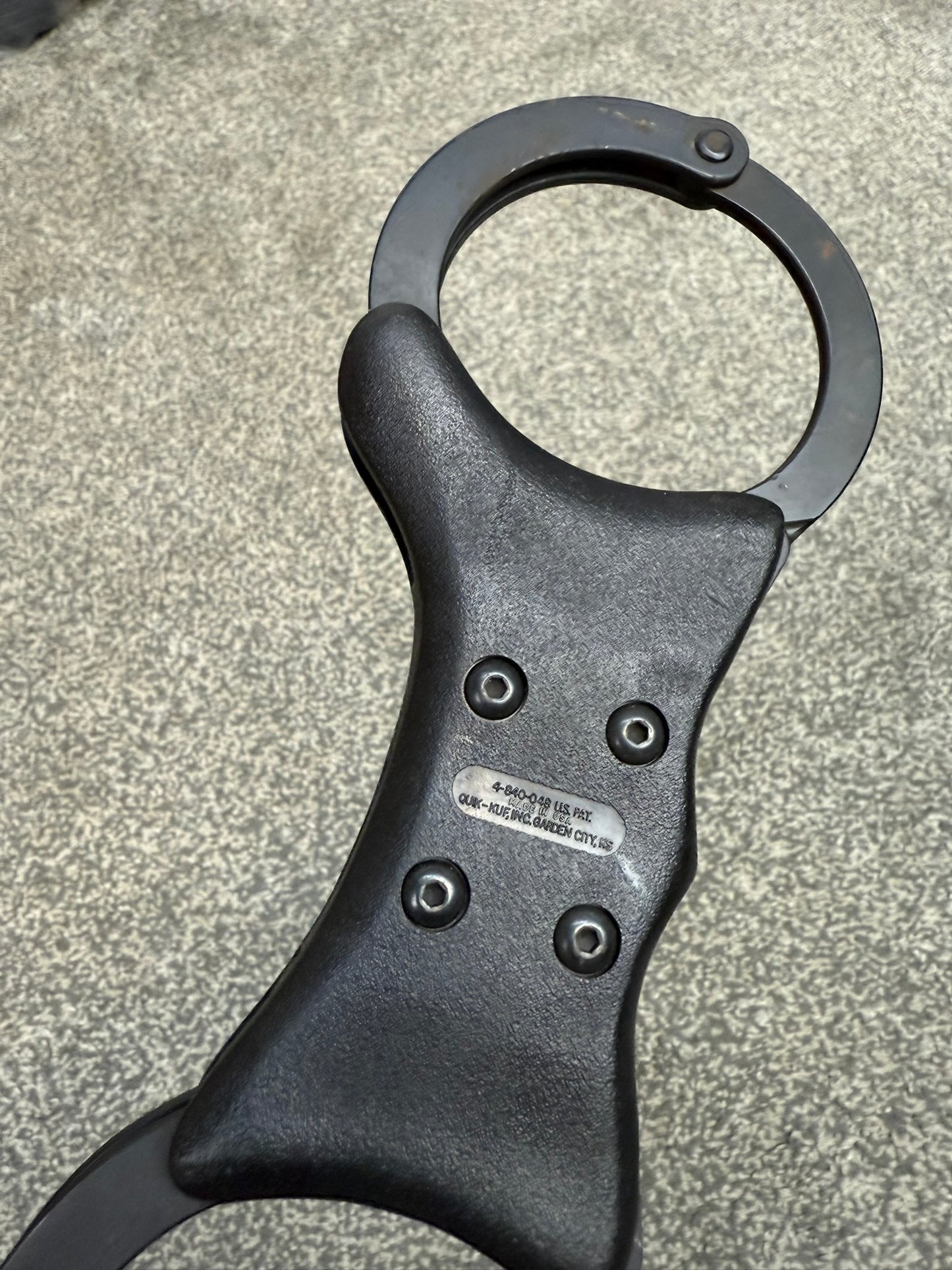 Ex Police Handcuffs Black Quik-Kuf Cuffs With Key Security Collectible Memorabilia Restraint