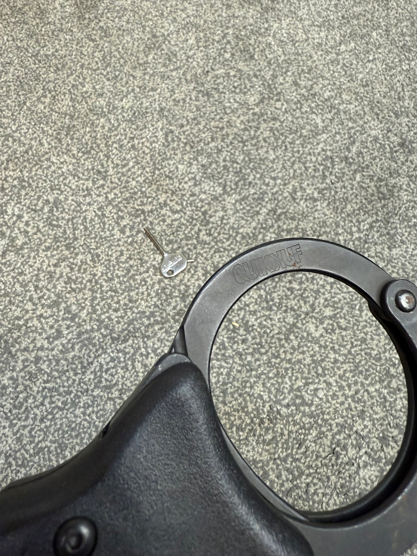 Ex Police Handcuffs Black Quik-Kuf Cuffs With Key Security Collectible Memorabilia Restraint
