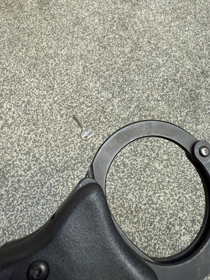 Ex Police Handcuffs Black Quik-Kuf Cuffs With Key Security Collectible Memorabilia Restraint